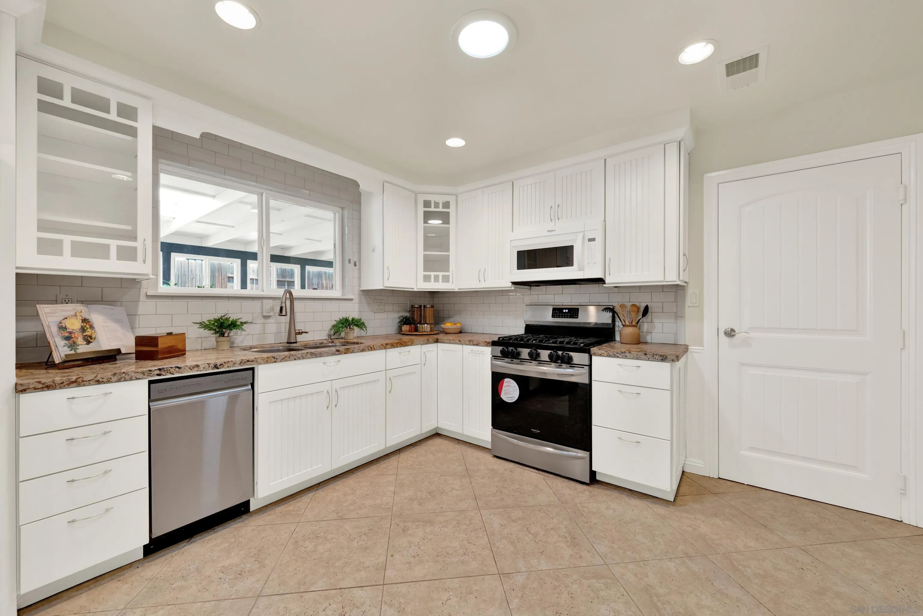 https://cdn.realtyfeed.com/cdn/127/260022922/ffa05e1d81c2e4b1655f374267d4d395.webp