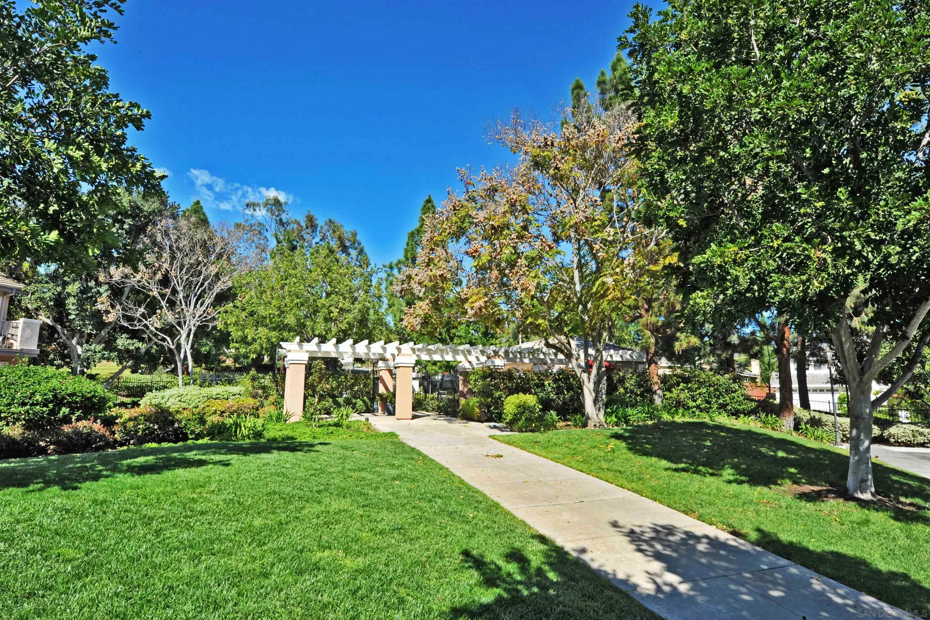 https://cdn.realtyfeed.com/cdn/127/260022926/5cea38c984909dfaeaffab7a3f0b320b.webp