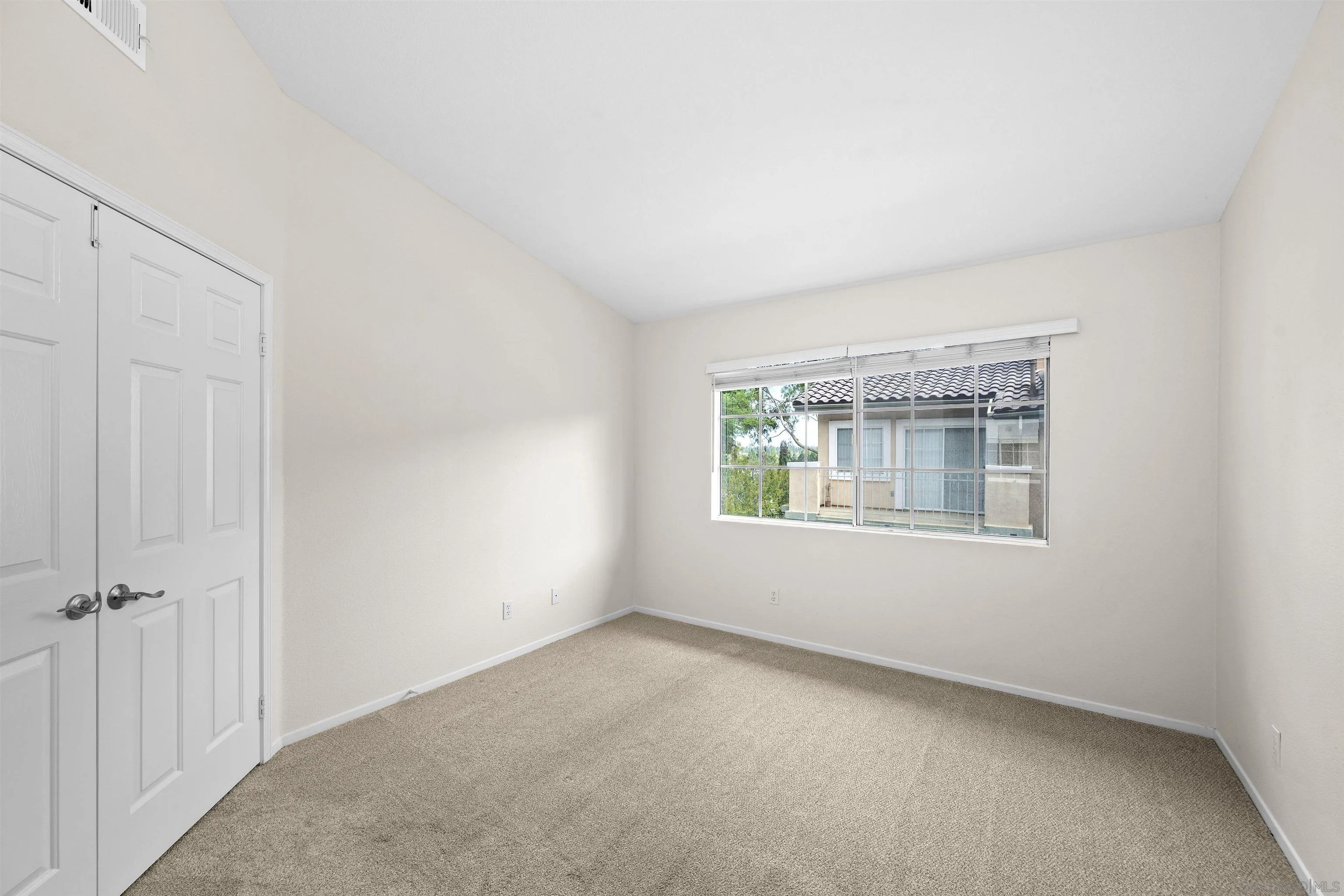 https://cdn.realtyfeed.com/cdn/127/260022926/61329c71a268a9aa1bae2ea3f4059fcc.webp