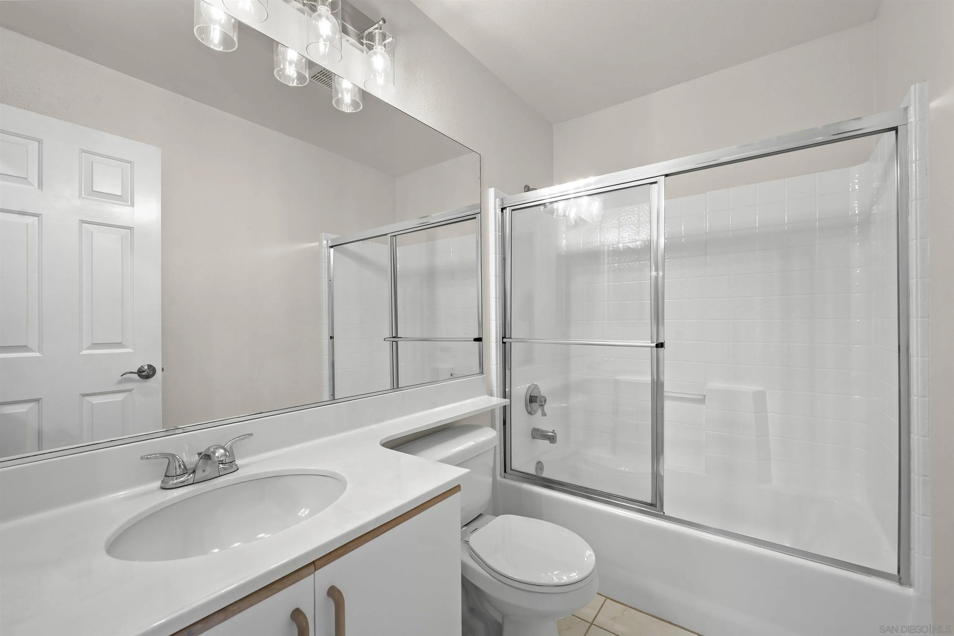 https://cdn.realtyfeed.com/cdn/127/260022926/894f83bff3372b51441ae0d283776f78.webp