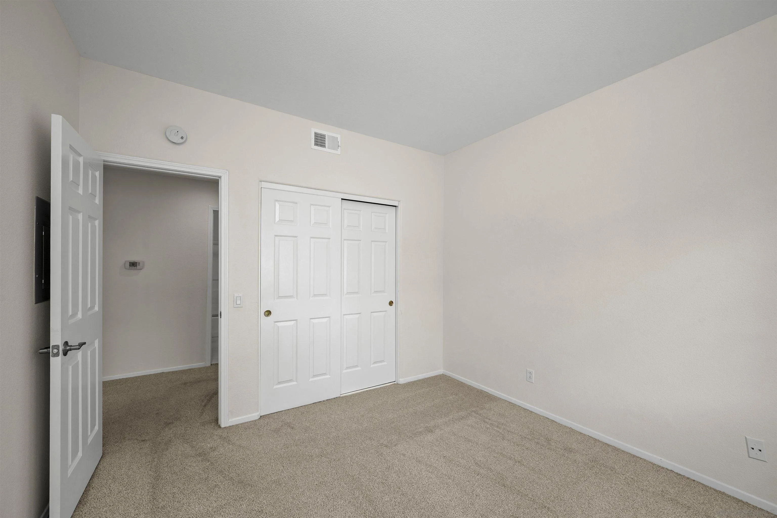 https://cdn.realtyfeed.com/cdn/127/260022926/f2386a8f9d8389a653f22d030d578bd3.webp