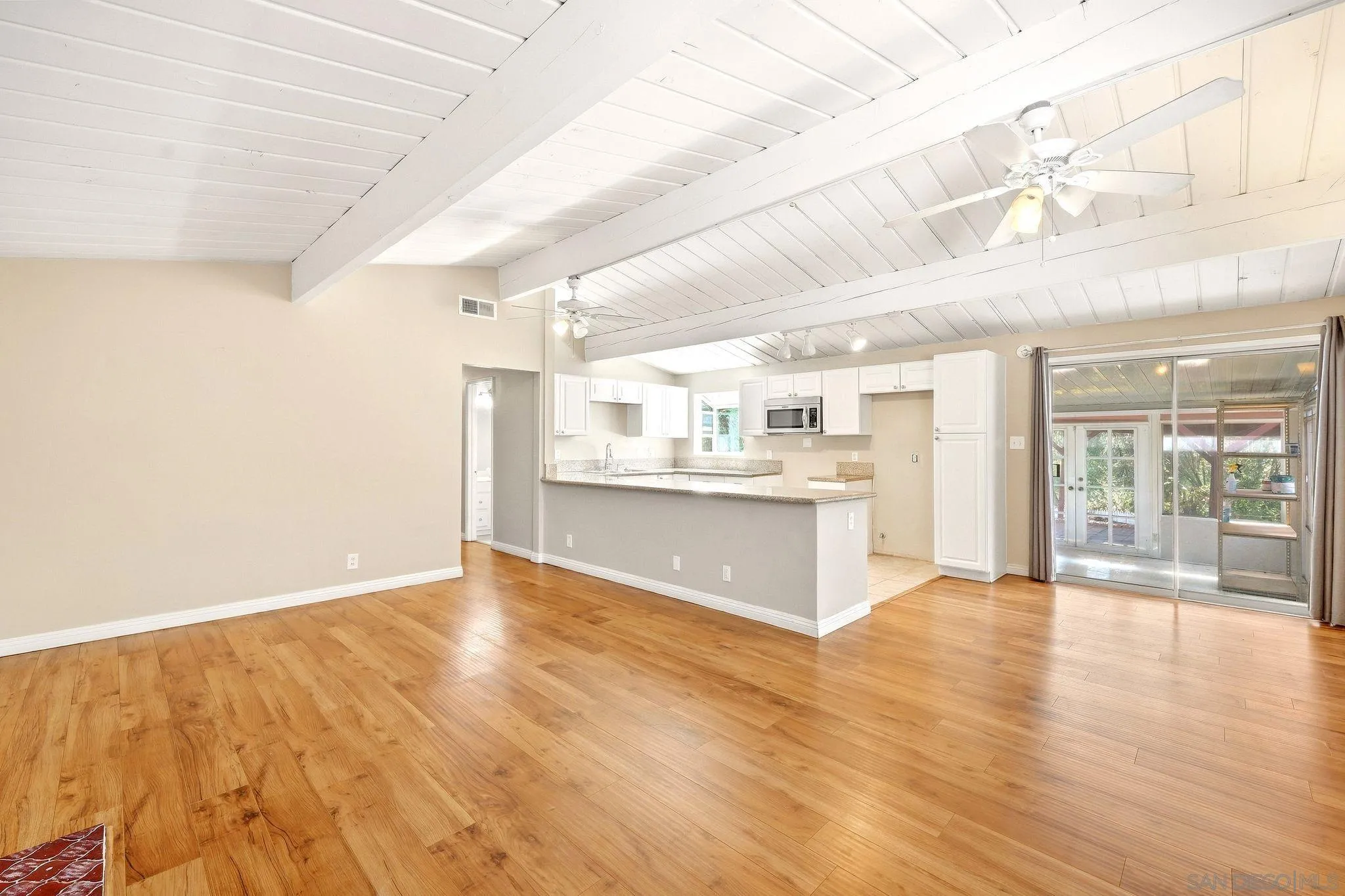 https://cdn.realtyfeed.com/cdn/127/260022928/88759101fac64b126e1c28fcd3aa9019.webp