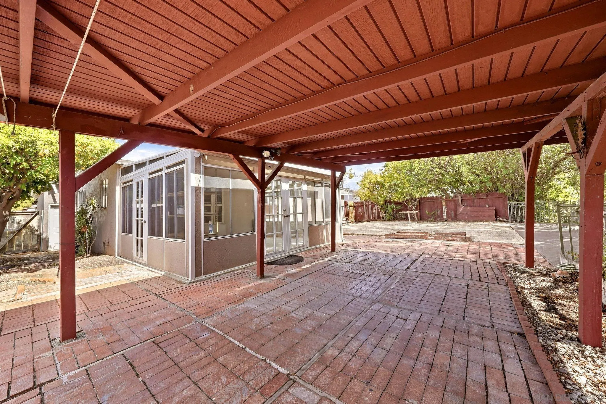 https://cdn.realtyfeed.com/cdn/127/260022928/dd6d734f29fdee44e0f81ada1f67a73a.webp