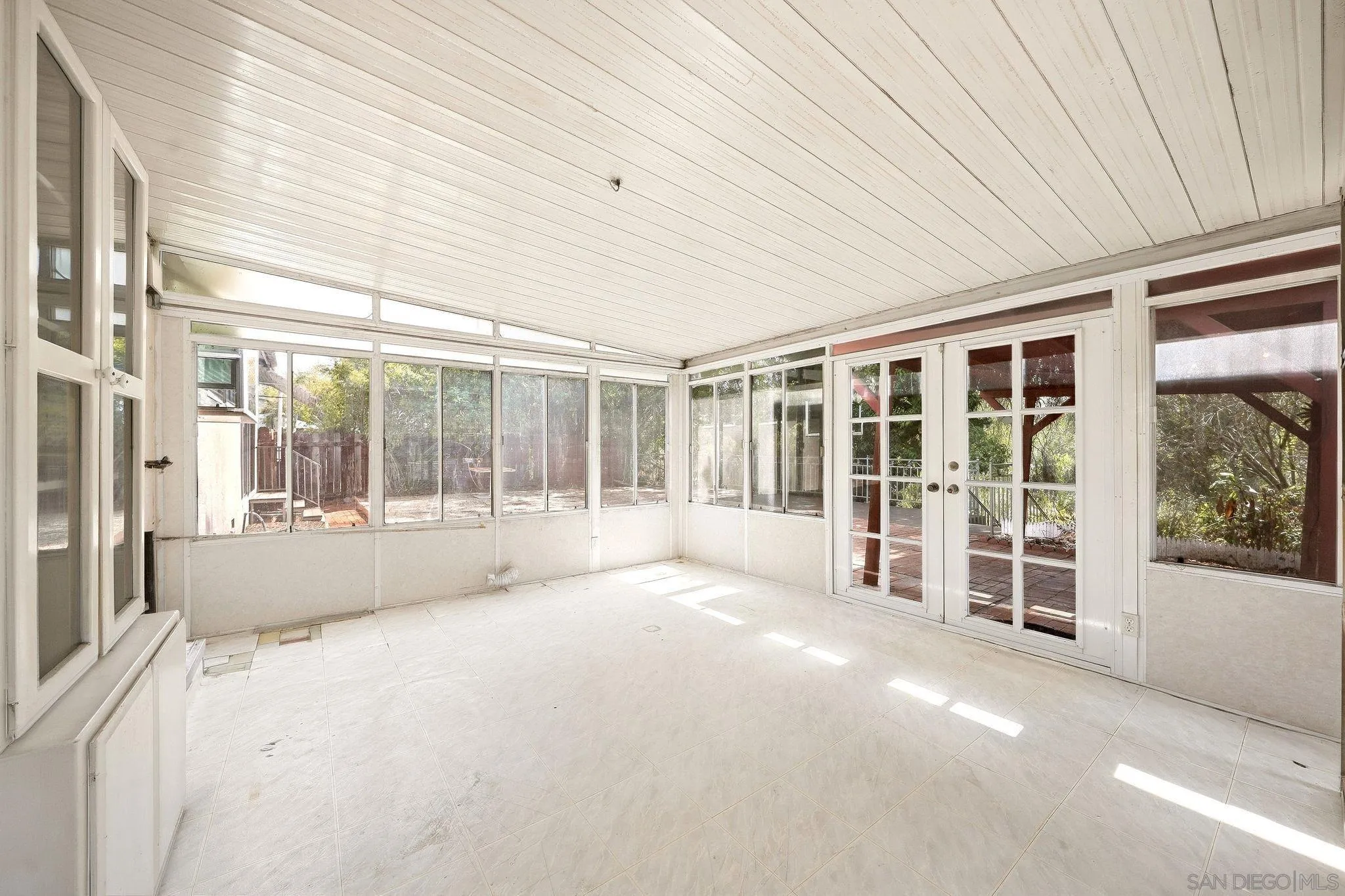 https://cdn.realtyfeed.com/cdn/127/260022928/f17eb07e3a731297d7721fb293fd7ab0.webp
