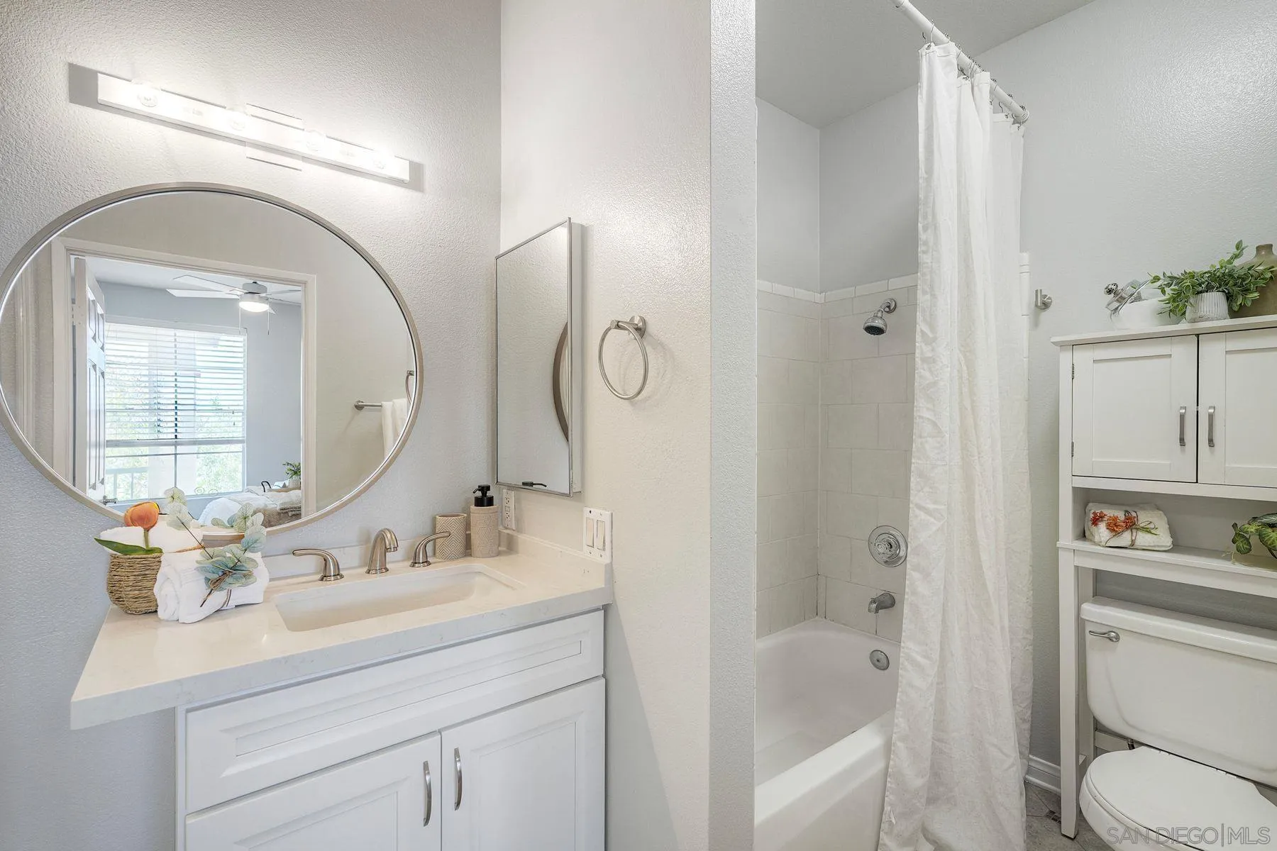 https://cdn.realtyfeed.com/cdn/127/260022929/3f356498400de744135137fa822de0bd.webp