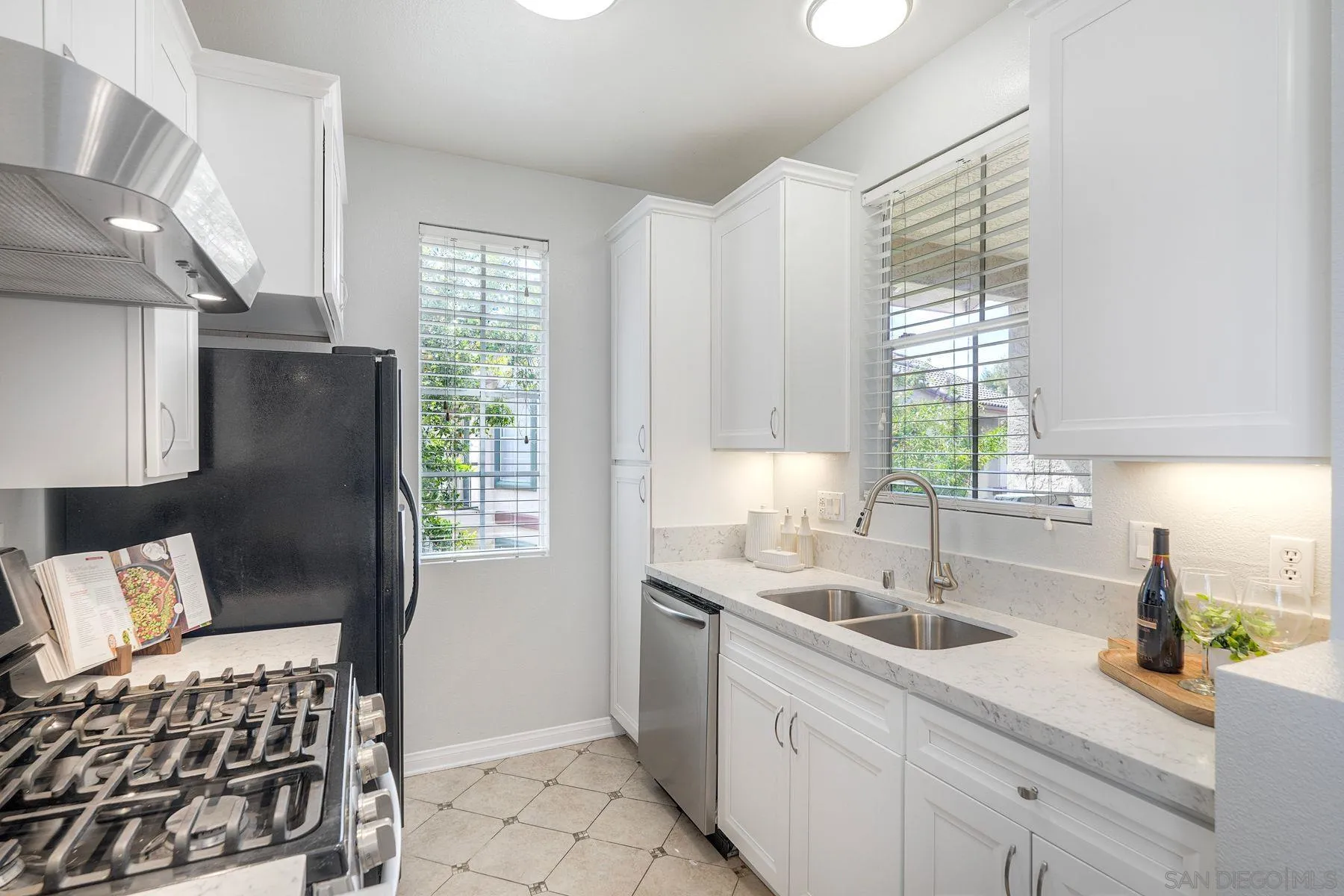 https://cdn.realtyfeed.com/cdn/127/260022929/76e8e3a8d3109dc103a88742fe3ed4f4.webp