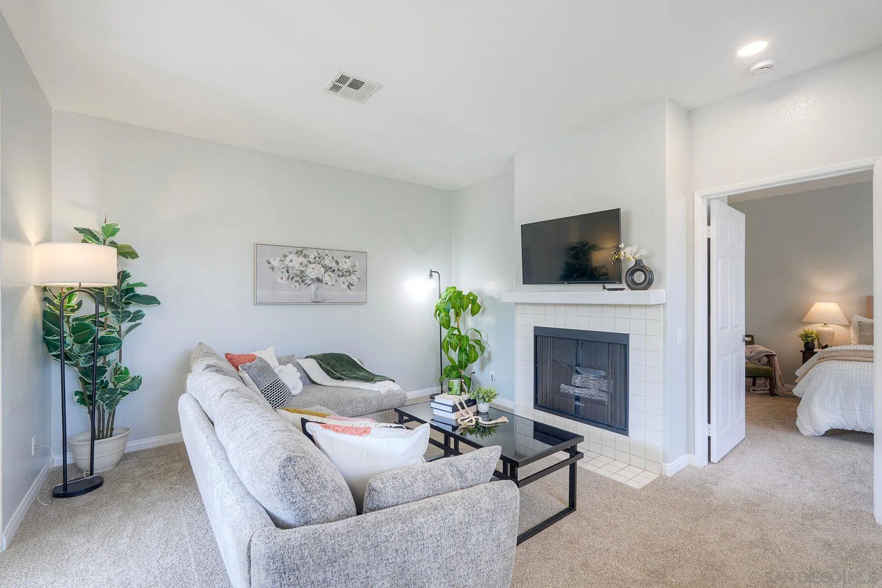 https://cdn.realtyfeed.com/cdn/127/260022929/8a71028f89d93a27476f98fbc5910fb7.webp