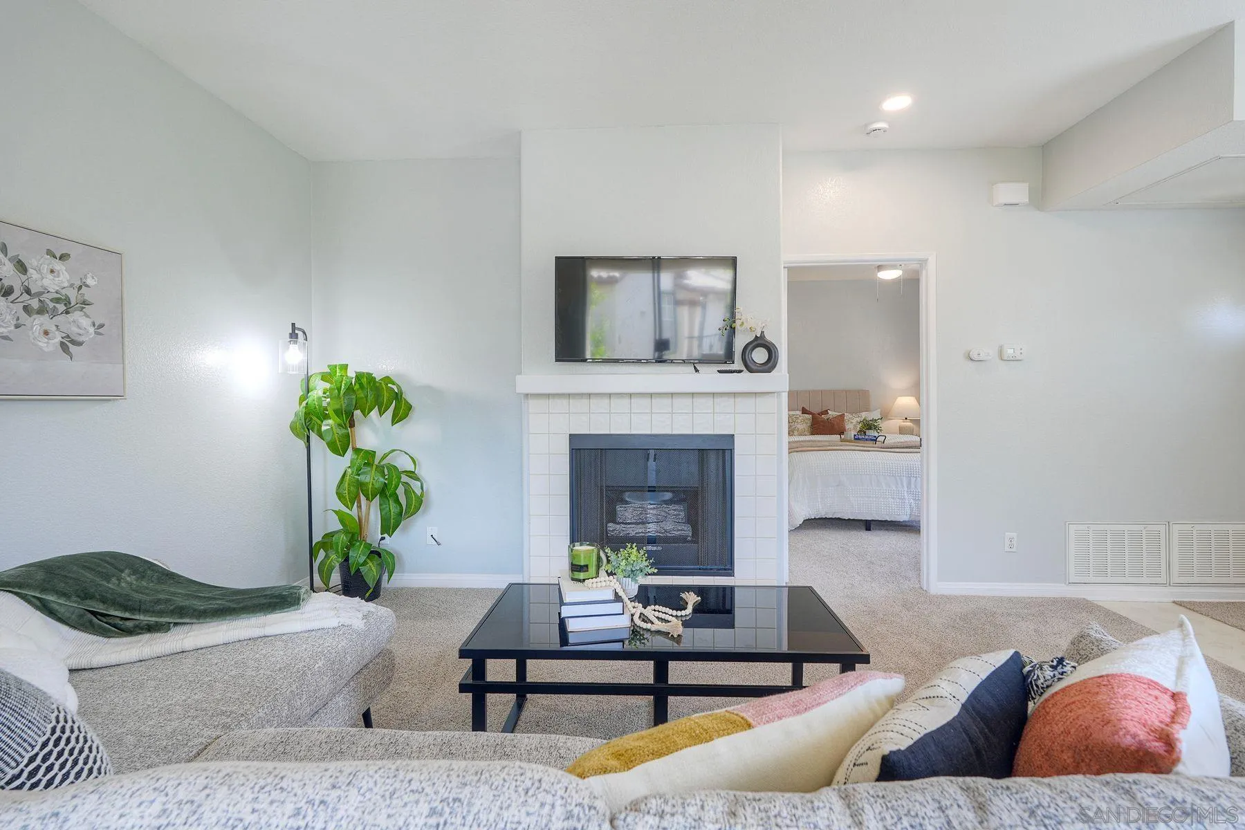 https://cdn.realtyfeed.com/cdn/127/260022929/983b125f52c1c885aec9708547ccfa8b.webp