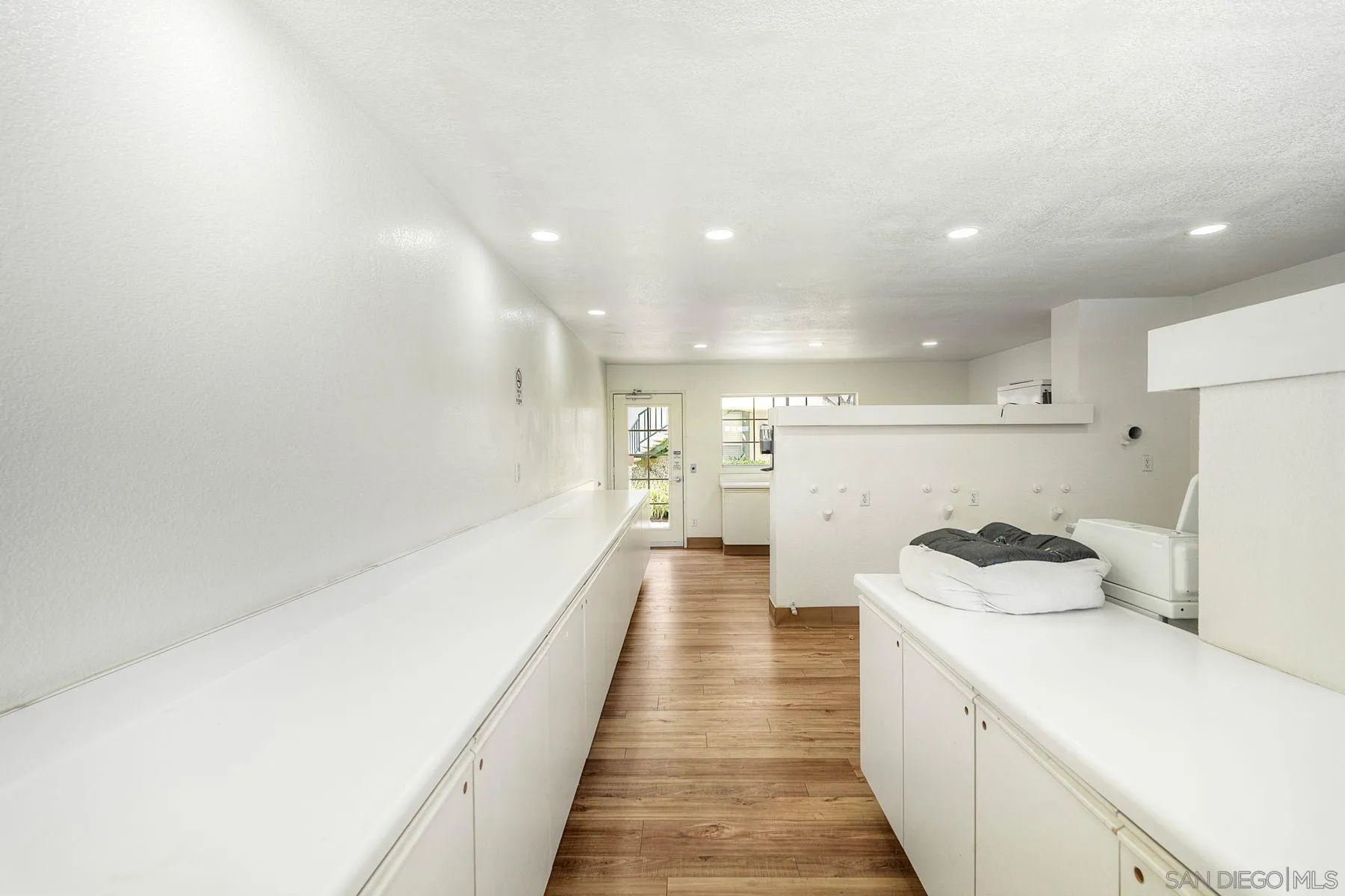 https://cdn.realtyfeed.com/cdn/127/260022929/bd5c66bb15cffb4f927384422252aabd.webp