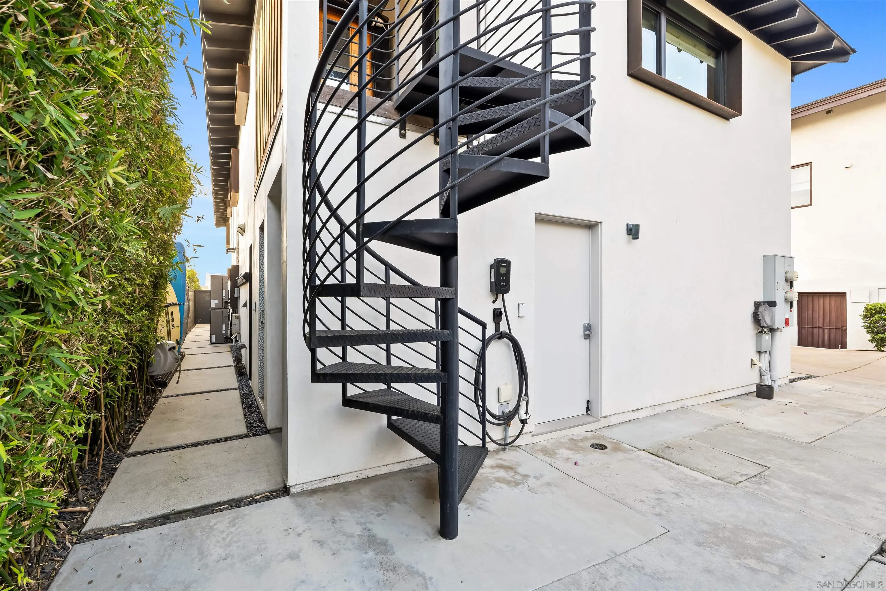 https://cdn.realtyfeed.com/cdn/127/260022937/a64586ad1a90bd704ac0f869bddd50eb.webp