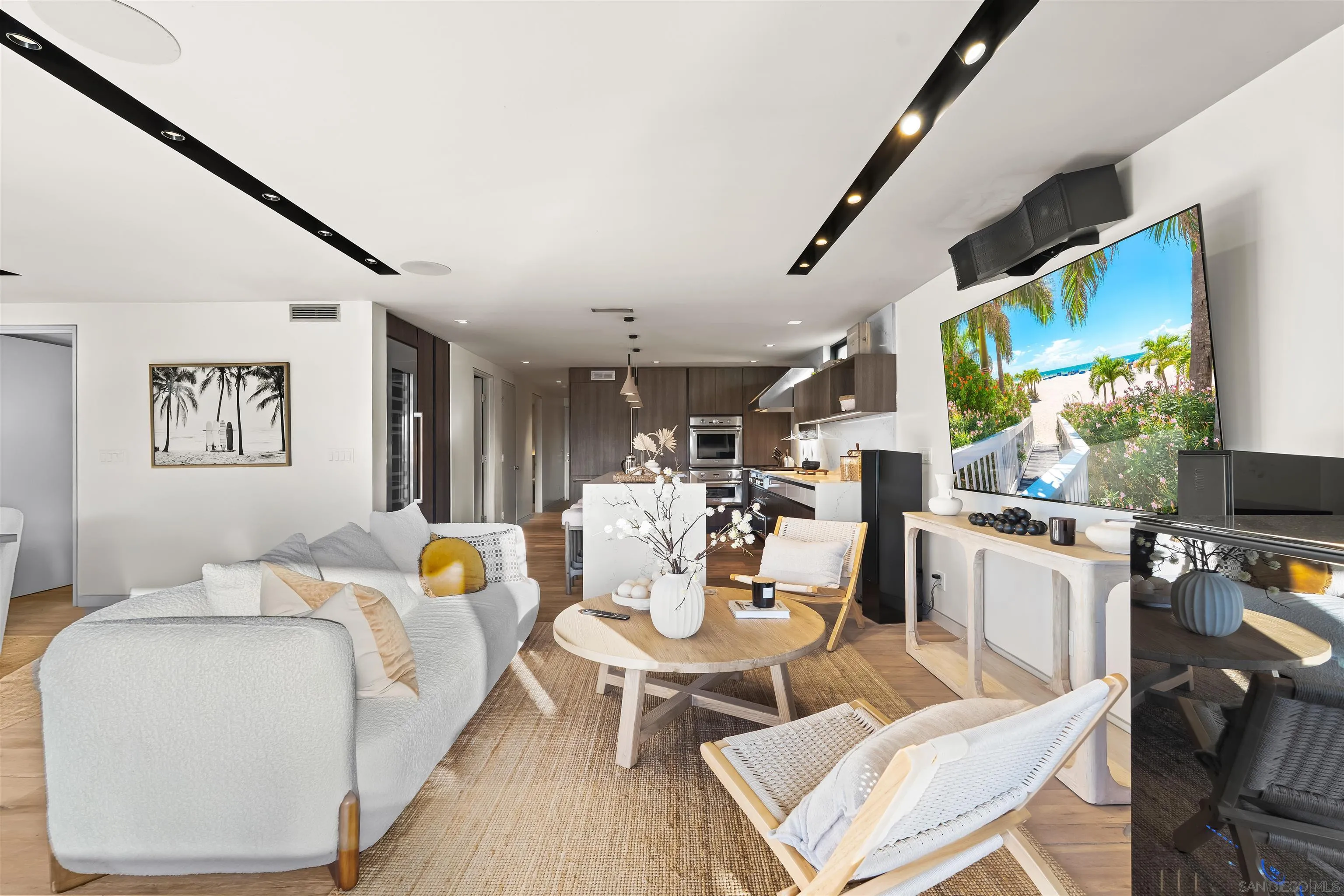 https://cdn.realtyfeed.com/cdn/127/260022937/b543ed9b36b2d4eb6b9ba6ee525079d7.webp