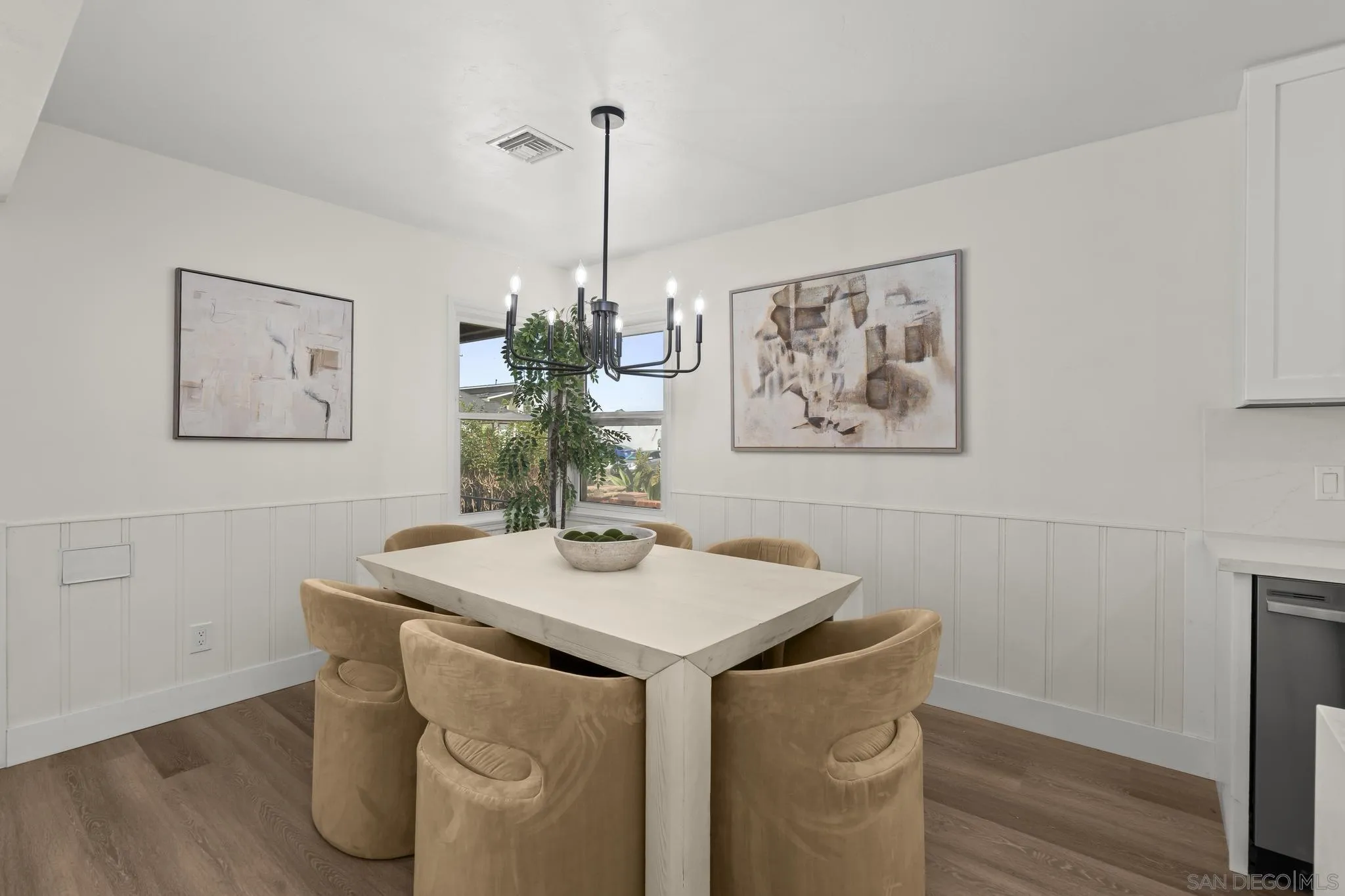 https://cdn.realtyfeed.com/cdn/127/260022940/413698d885d2a49a5cb9bb12cd125db0.webp