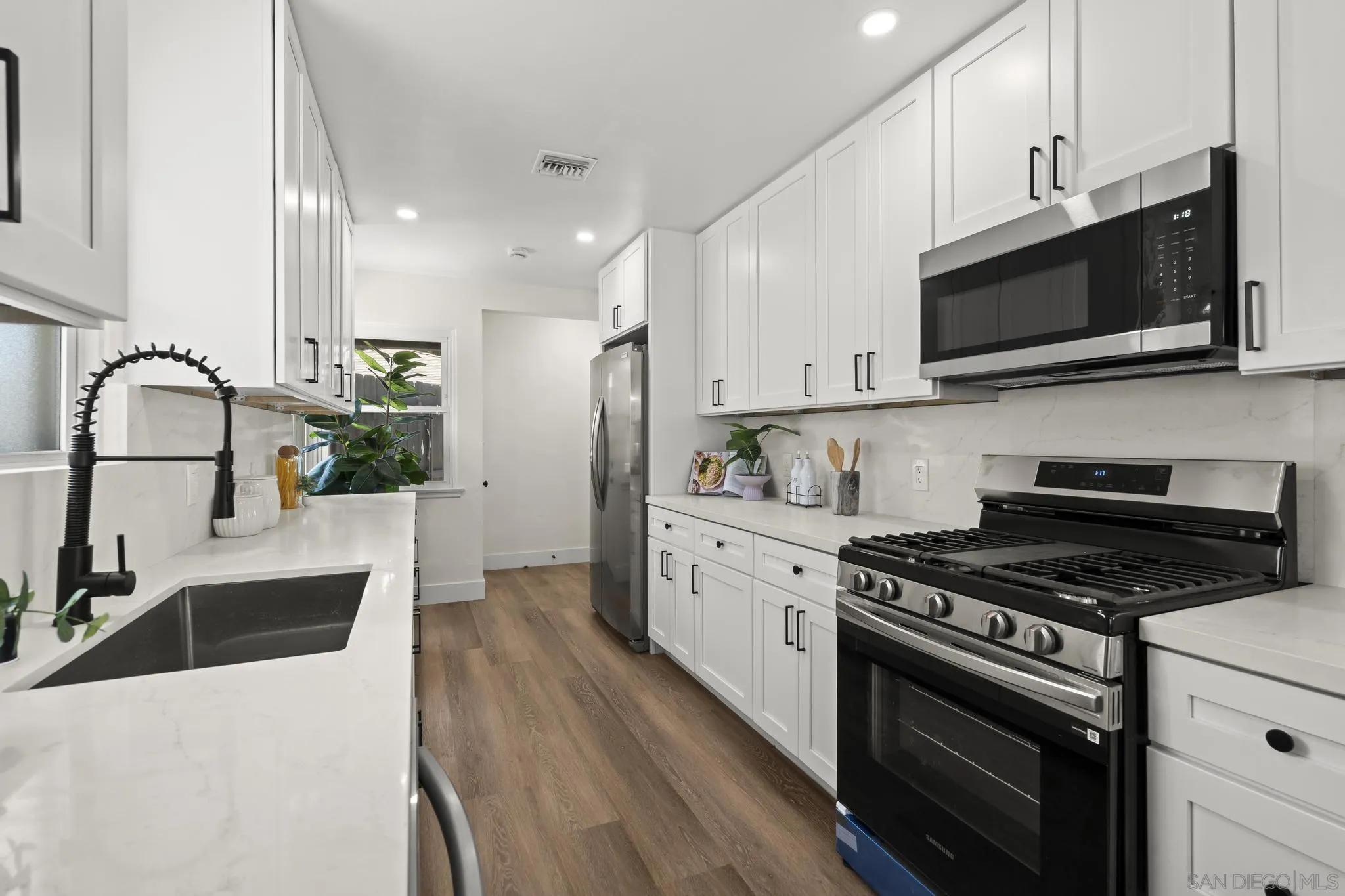 https://cdn.realtyfeed.com/cdn/127/260022940/5c8b8552f1c01e08a5572dc0deabe4e7.webp