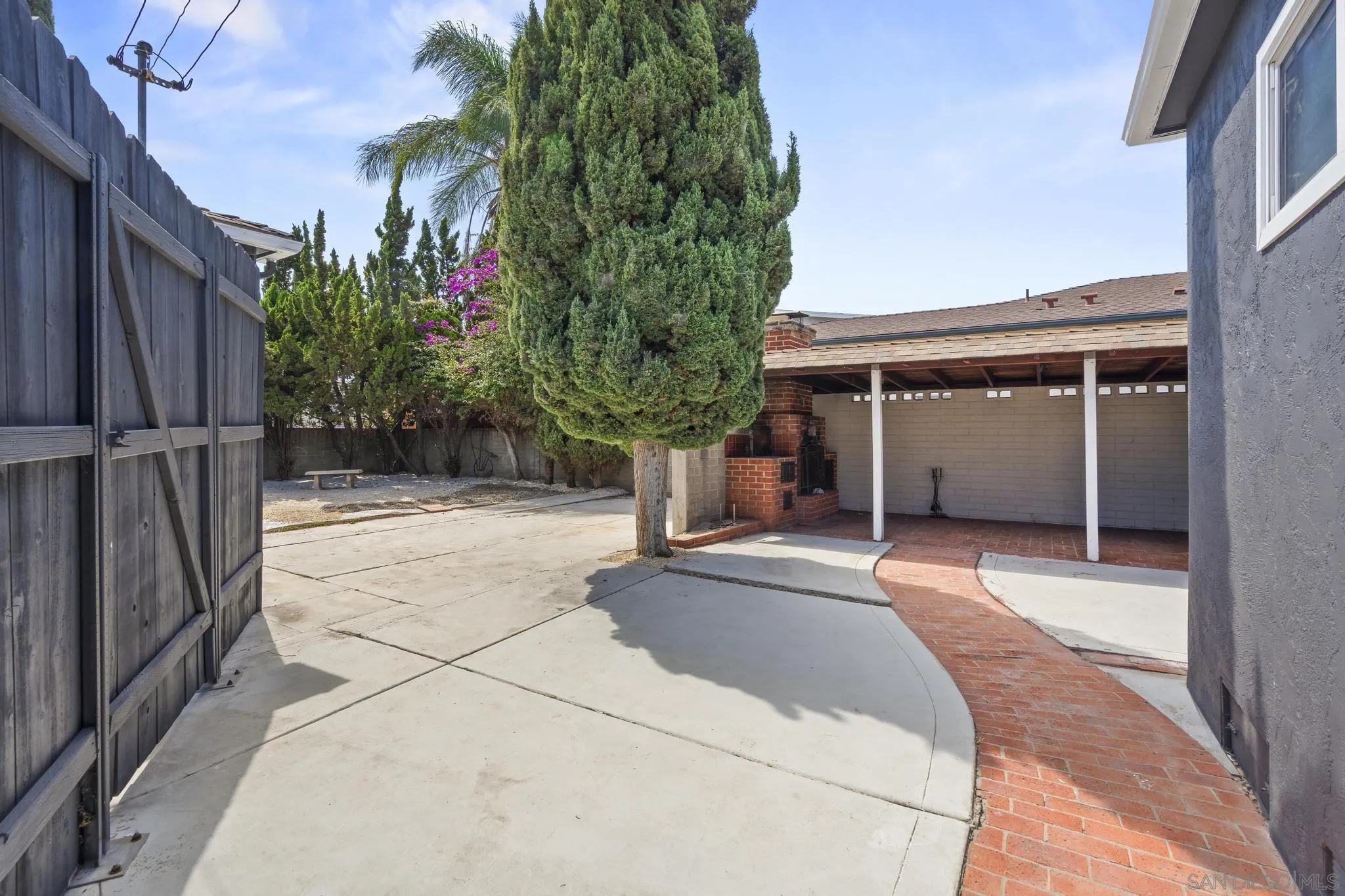 https://cdn.realtyfeed.com/cdn/127/260022940/6ddd6b65cb43e33620854e2bf7d4aeae.webp