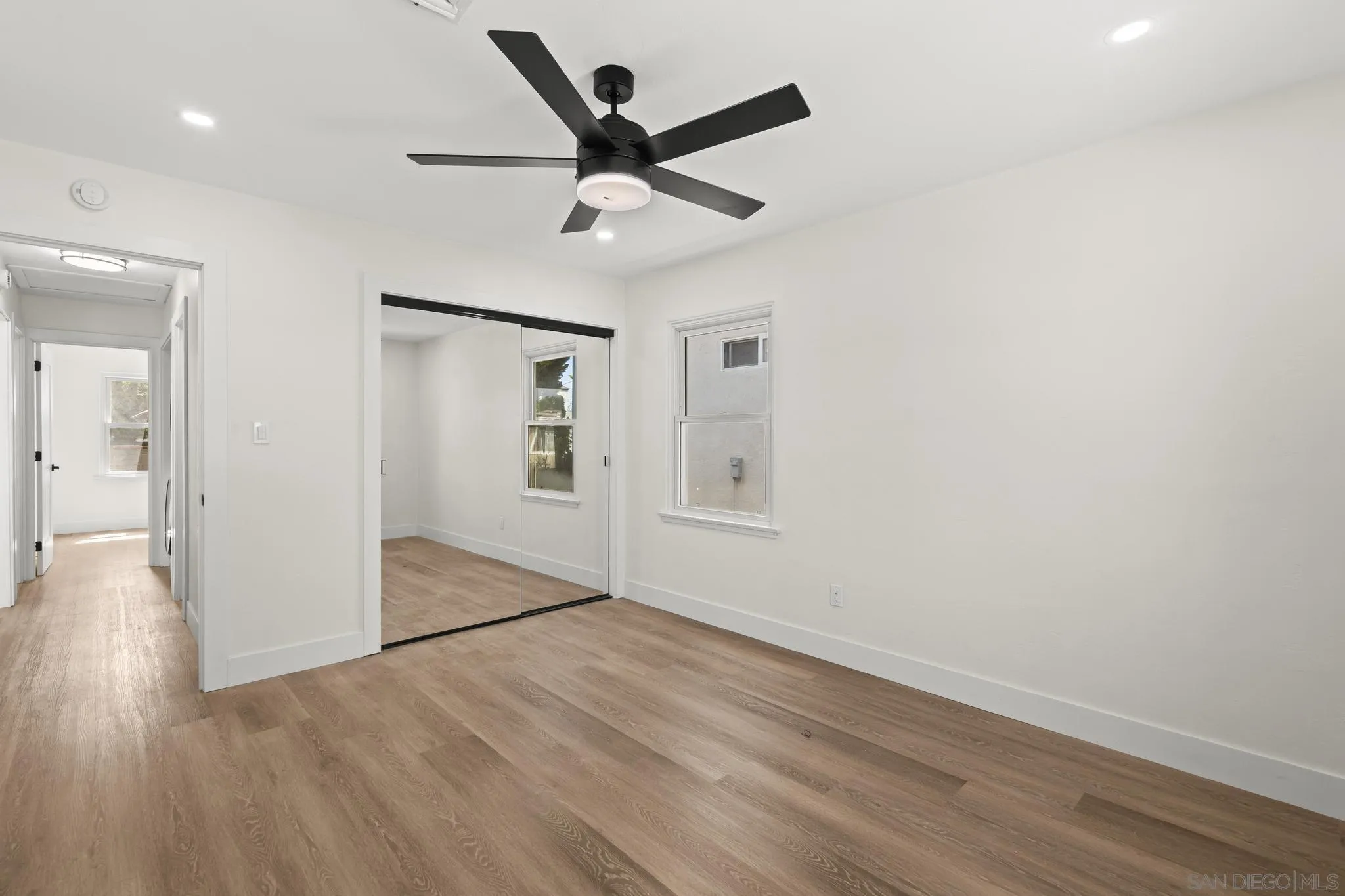 https://cdn.realtyfeed.com/cdn/127/260022940/bd68a3e95bba4b77947eee9595dcd3b8.webp