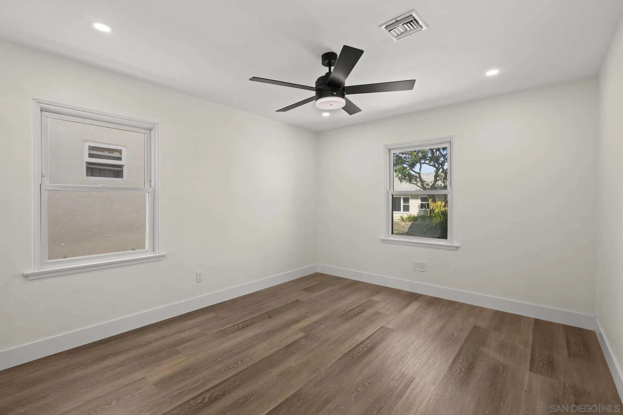 https://cdn.realtyfeed.com/cdn/127/260022940/c7d697be960d3a4c730a40ffec1c3dd3.webp