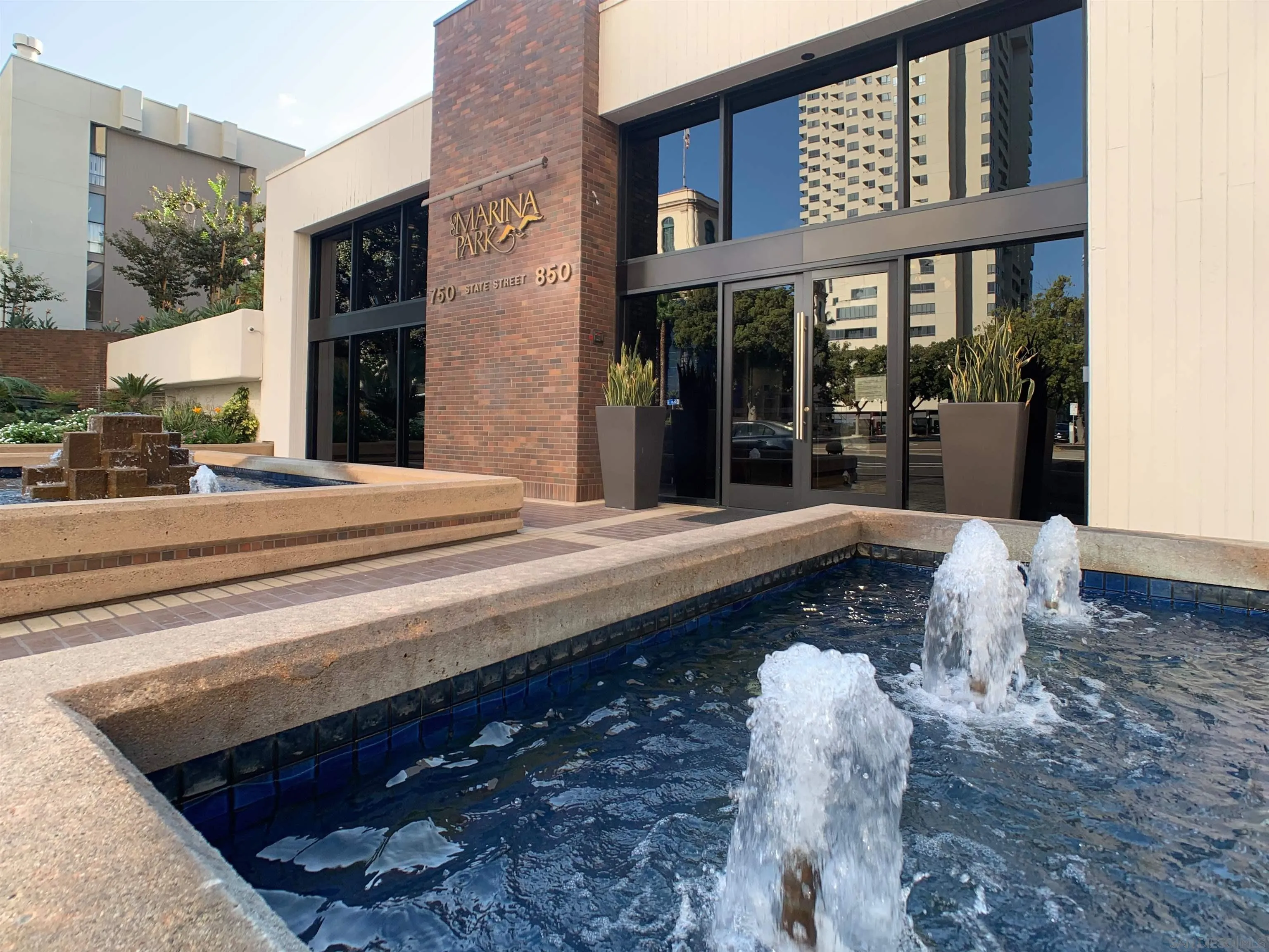https://cdn.realtyfeed.com/cdn/127/260022944/17acb95ce416ffc62f3690f5cffec7f6.webp