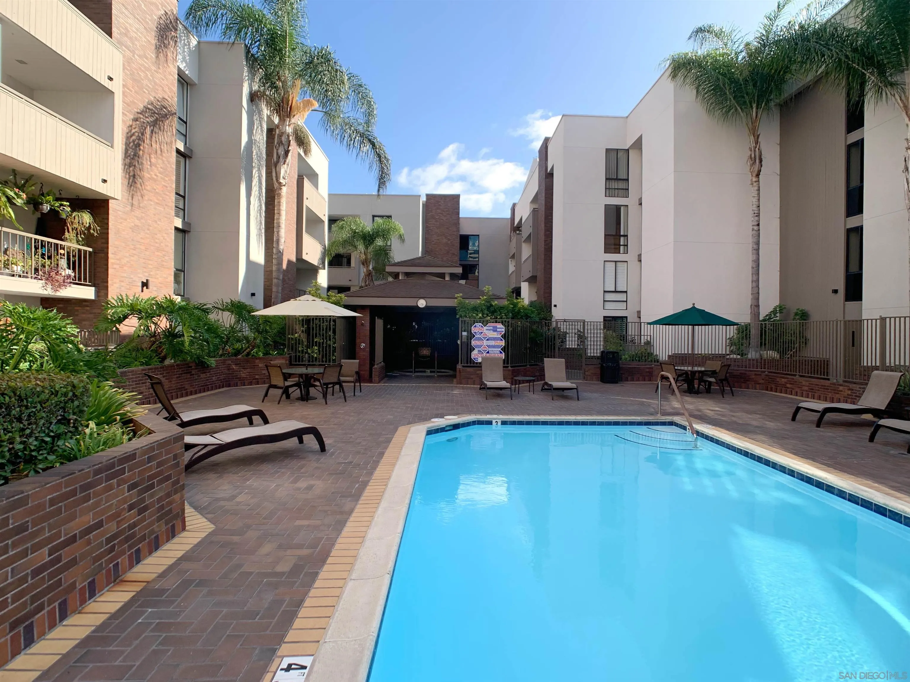 https://cdn.realtyfeed.com/cdn/127/260022944/1b35439f97e7703d521cd2a1b93501e6.webp