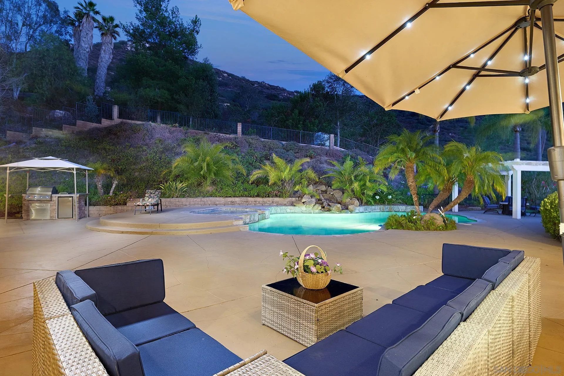 https://cdn.realtyfeed.com/cdn/127/260022946/2015771a00ac2e048c0748fa7374ec87.webp