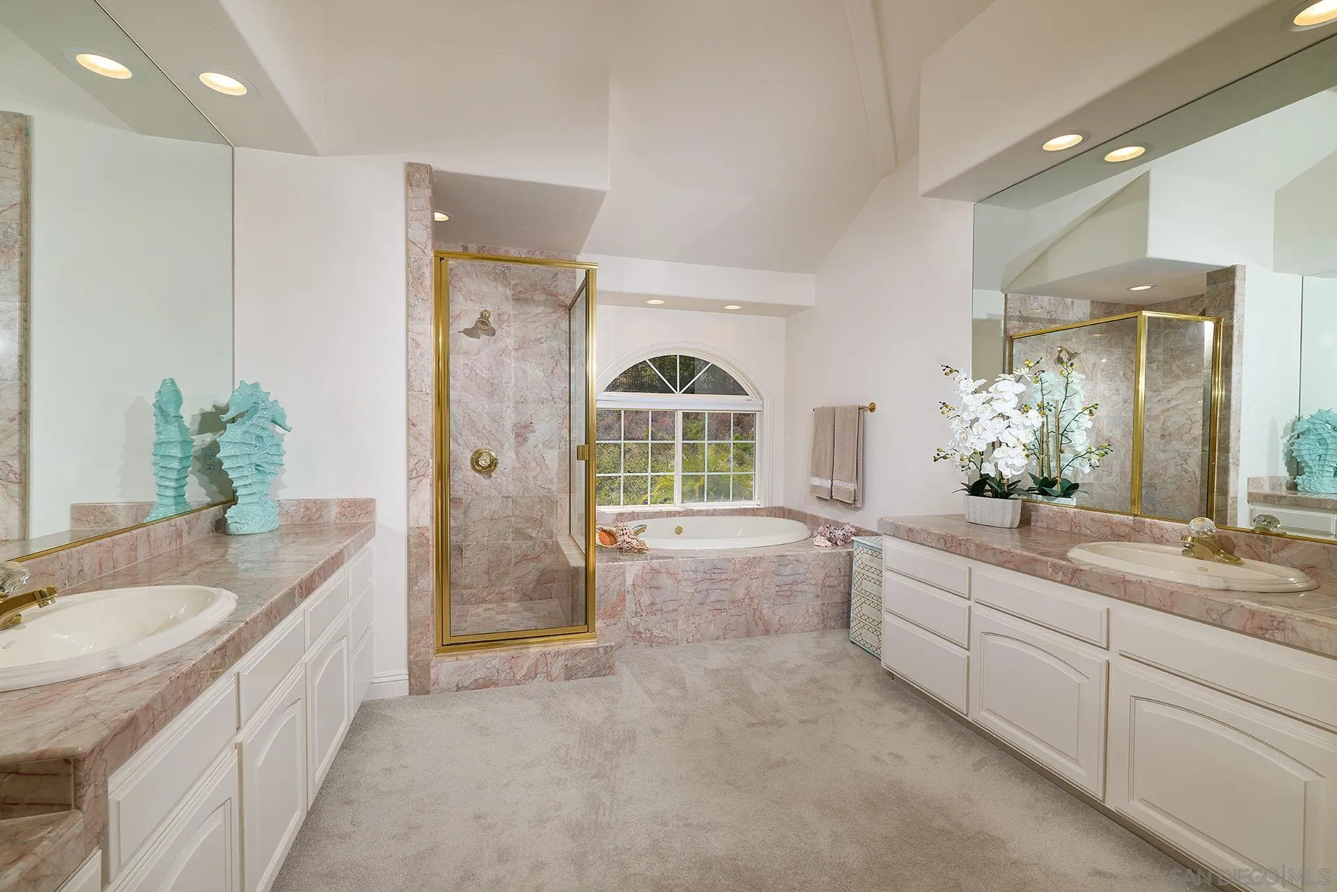 https://cdn.realtyfeed.com/cdn/127/260022946/34b314c3ba7a0f4c7b0f209ad124cfb1.webp