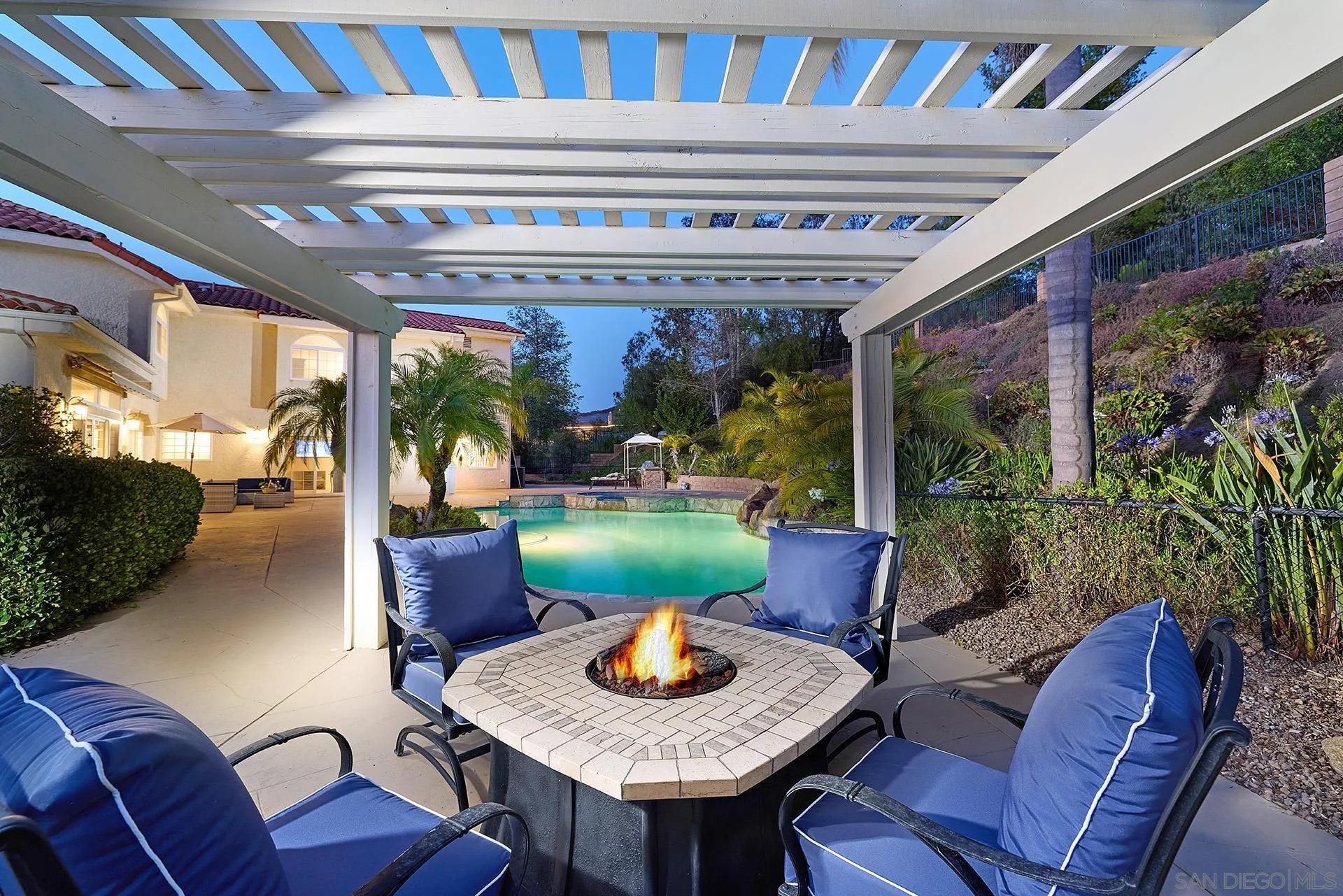 https://cdn.realtyfeed.com/cdn/127/260022946/58e54d92dd2d1ca7f48545686e30d809.webp