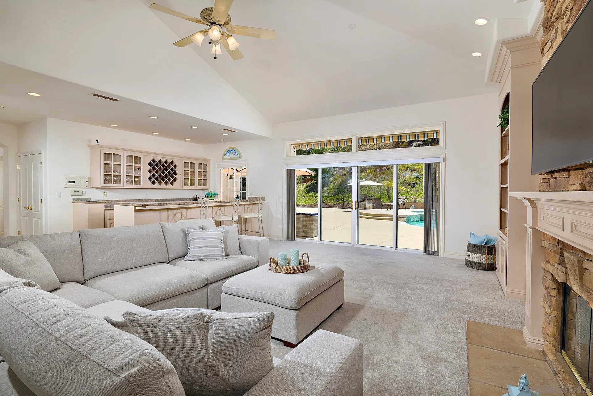 https://cdn.realtyfeed.com/cdn/127/260022946/8cfef96b59c4a81724d1e9453947e123.webp