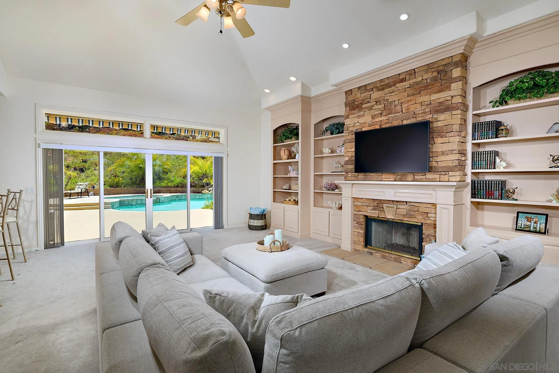 https://cdn.realtyfeed.com/cdn/127/260022946/9bae44e6279e3b3fd975d784fe5c6080.webp