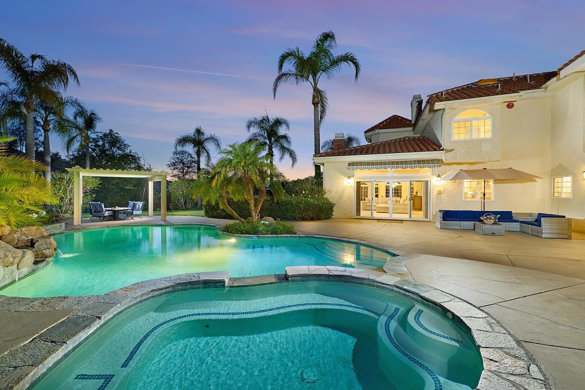 https://cdn.realtyfeed.com/cdn/127/260022946/c47498d9edb59ed09ecbe2f5a35dfa71.webp