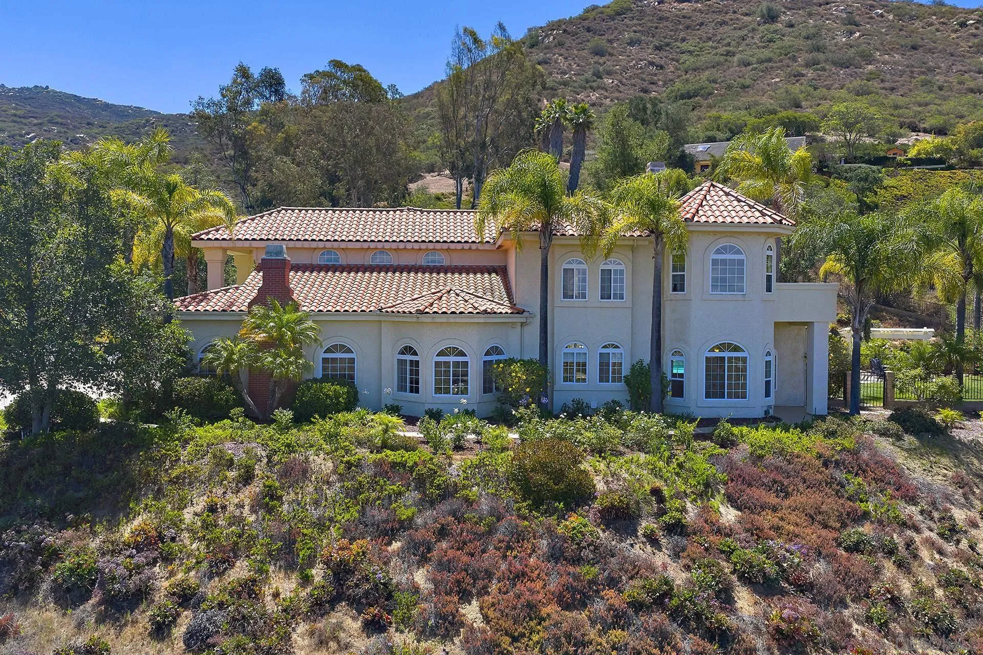 https://cdn.realtyfeed.com/cdn/127/260022946/fc1941f7d666d3a8a39bcd196eaec7ae.webp