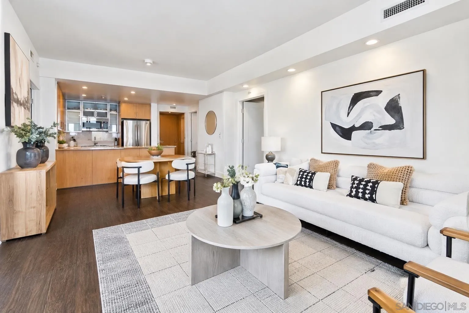 https://cdn.realtyfeed.com/cdn/127/260022947/bbf6787ac47ba9bf93f72d5c15a4d4da.webp