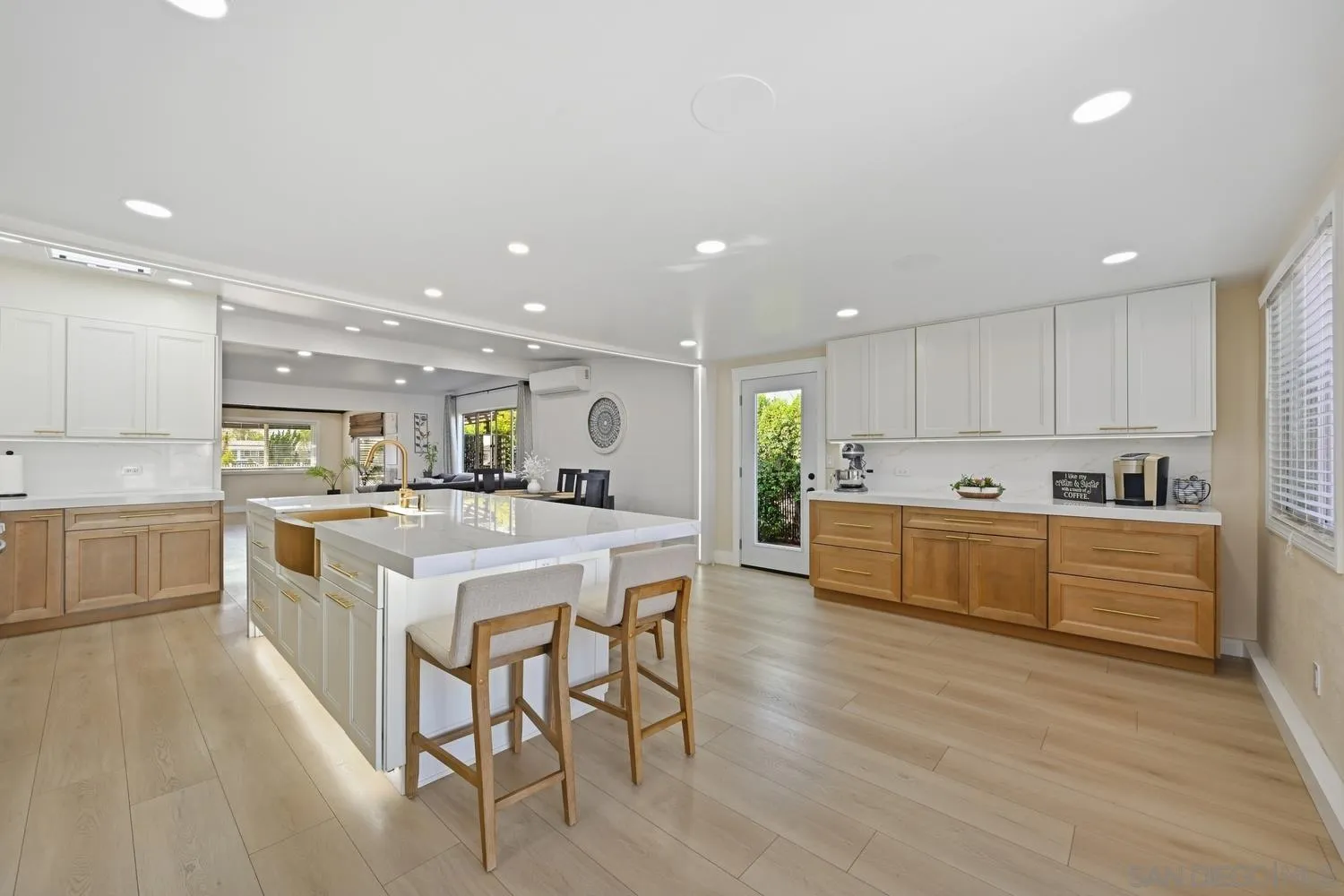 https://cdn.realtyfeed.com/cdn/127/260022948/16da7b8a3643f515963ca434dad10301.webp