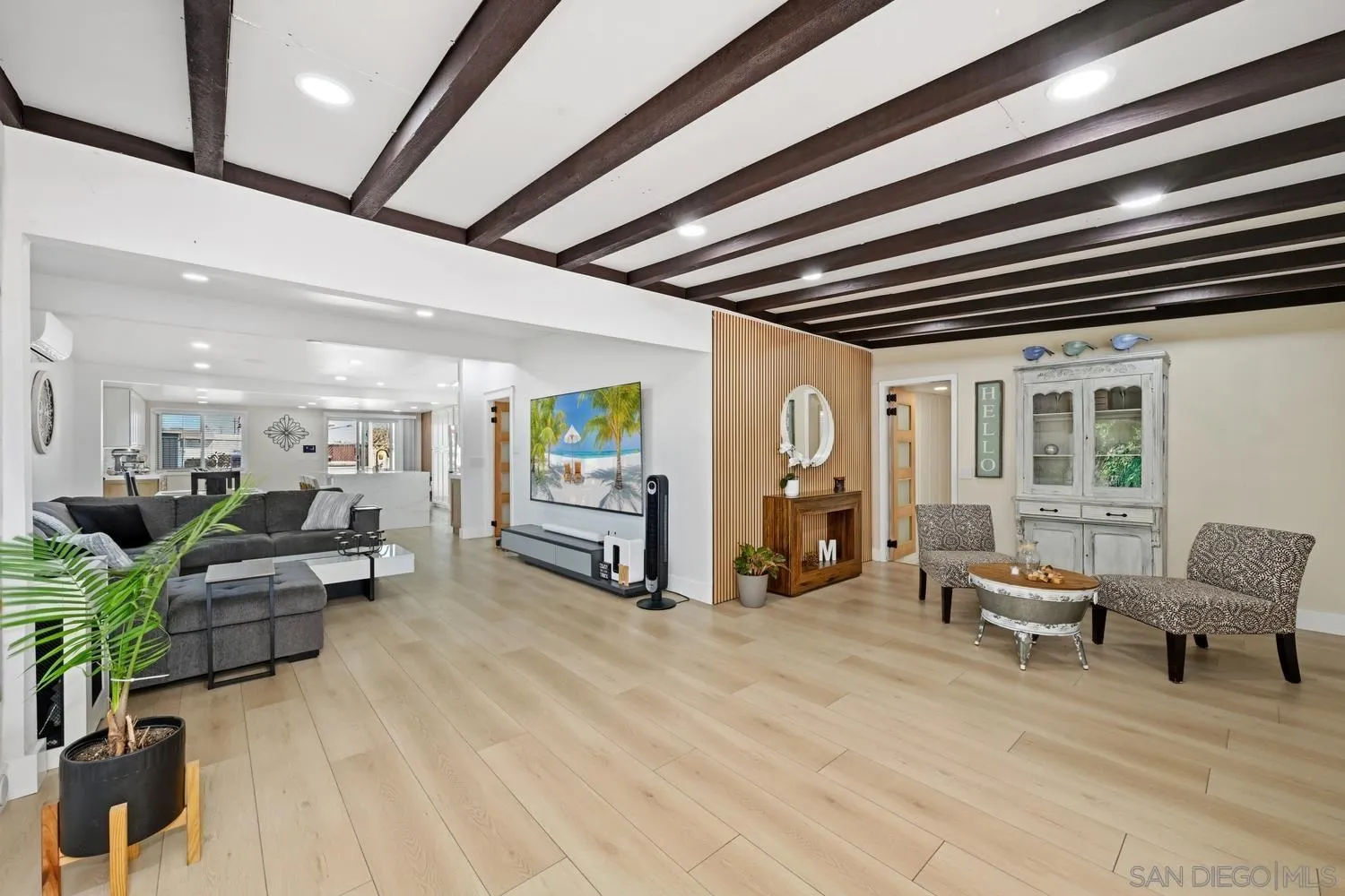 https://cdn.realtyfeed.com/cdn/127/260022948/383eced14d70f3dbd1d53a6828071604.webp
