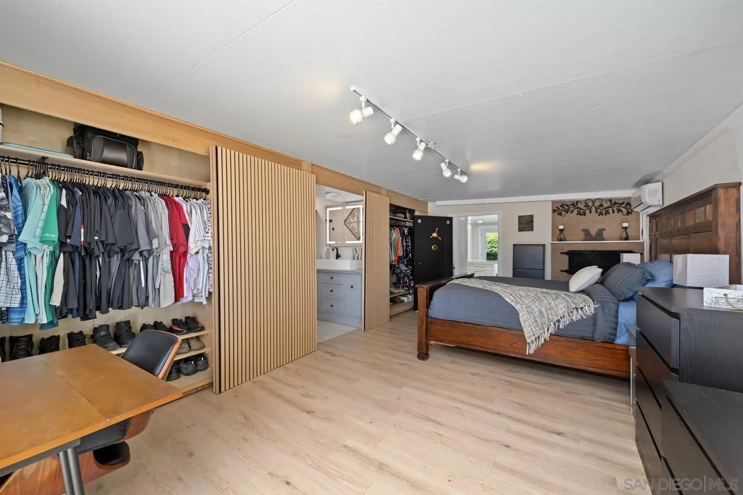 https://cdn.realtyfeed.com/cdn/127/260022948/4c12de495f375891e130bee1bfb51b02.webp