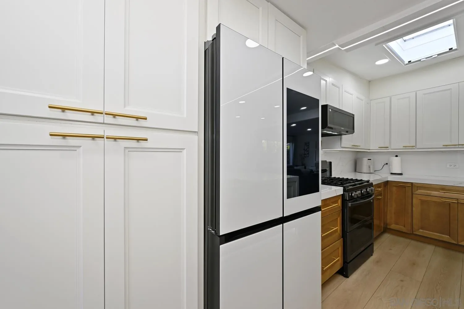 https://cdn.realtyfeed.com/cdn/127/260022948/b357c677e5d20fc804e61079a0183c26.webp