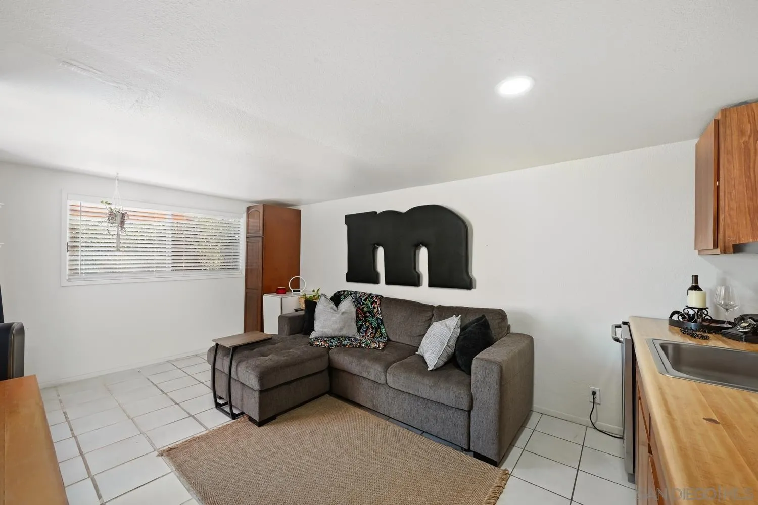 https://cdn.realtyfeed.com/cdn/127/260022948/ef561c41aa11607faf90016d01fcbd7d.webp