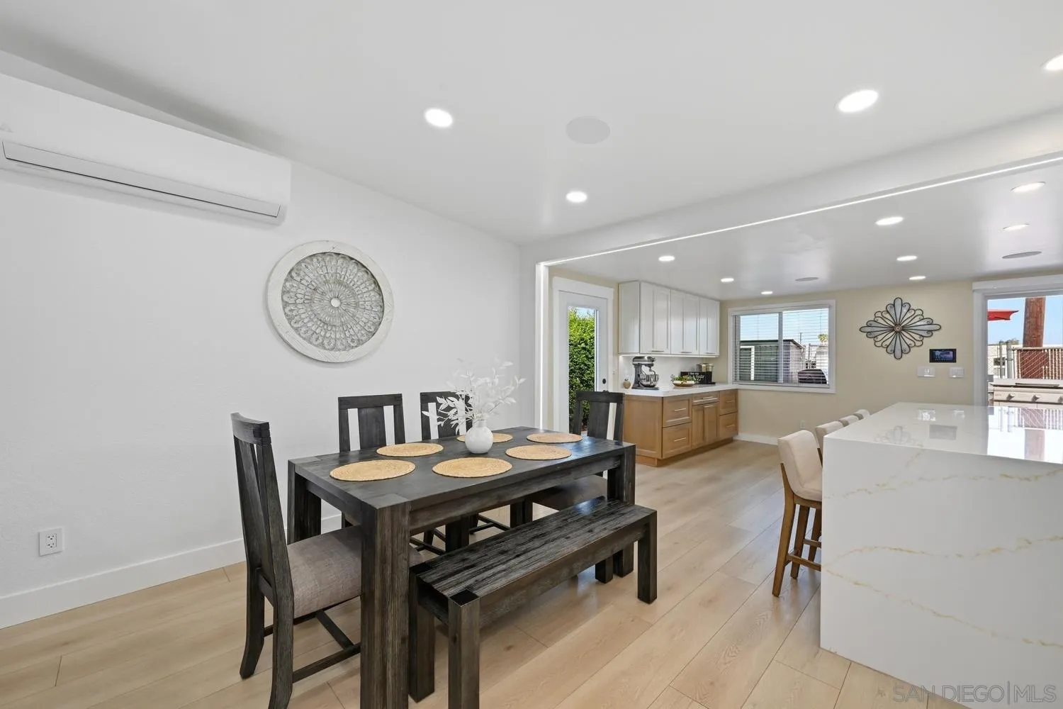 https://cdn.realtyfeed.com/cdn/127/260022948/ff298e3bd5f81e5deb52170e2c8e624c.webp