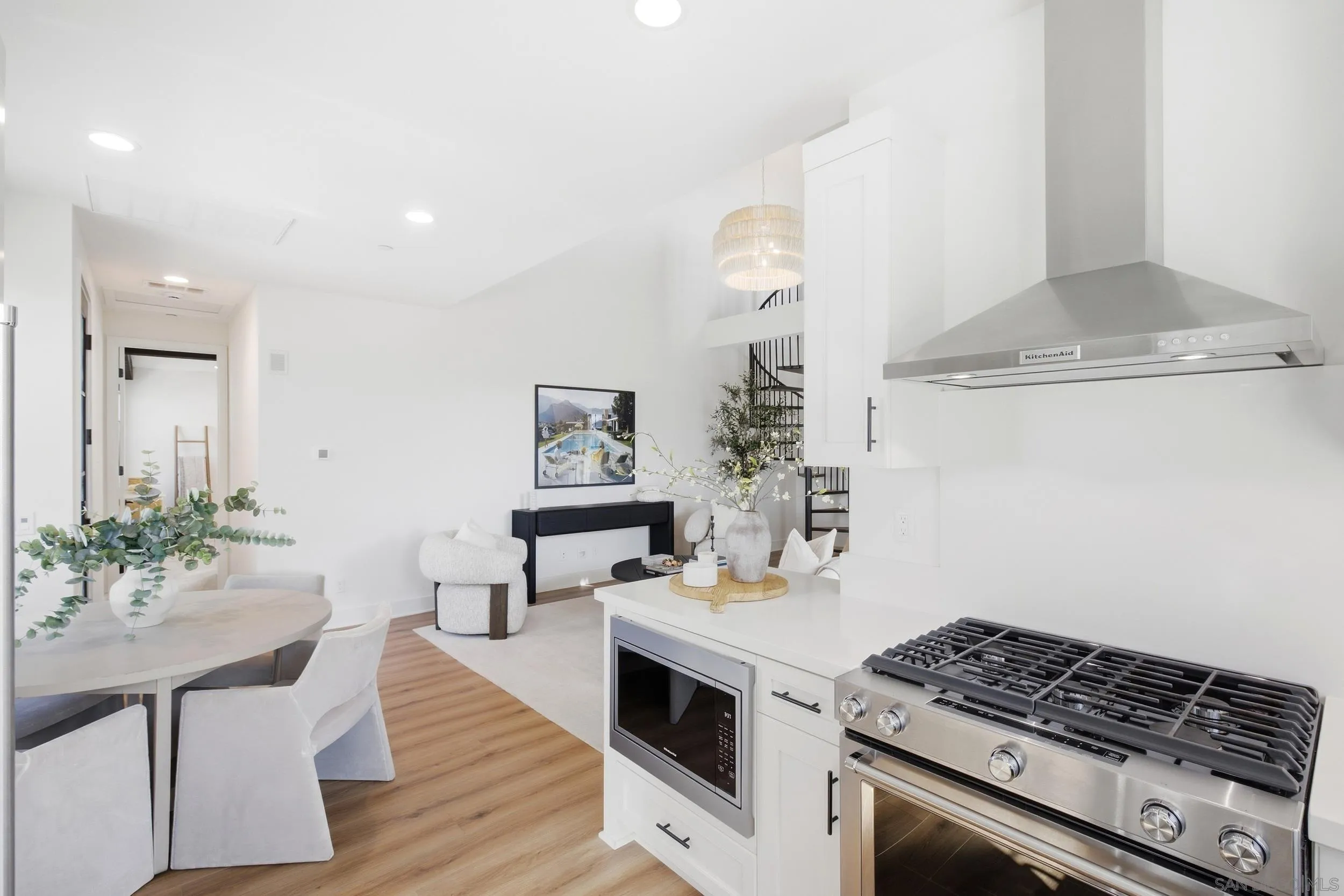 https://cdn.realtyfeed.com/cdn/127/260022950/16e697ddf1d1177185aadaeda2031eea.webp