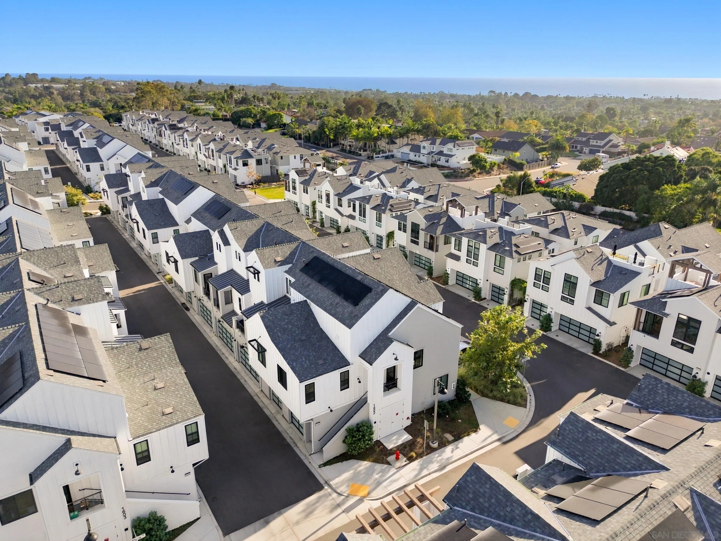 https://cdn.realtyfeed.com/cdn/127/260022950/1f0af6f7a9975c90a2c513d21760d376.webp
