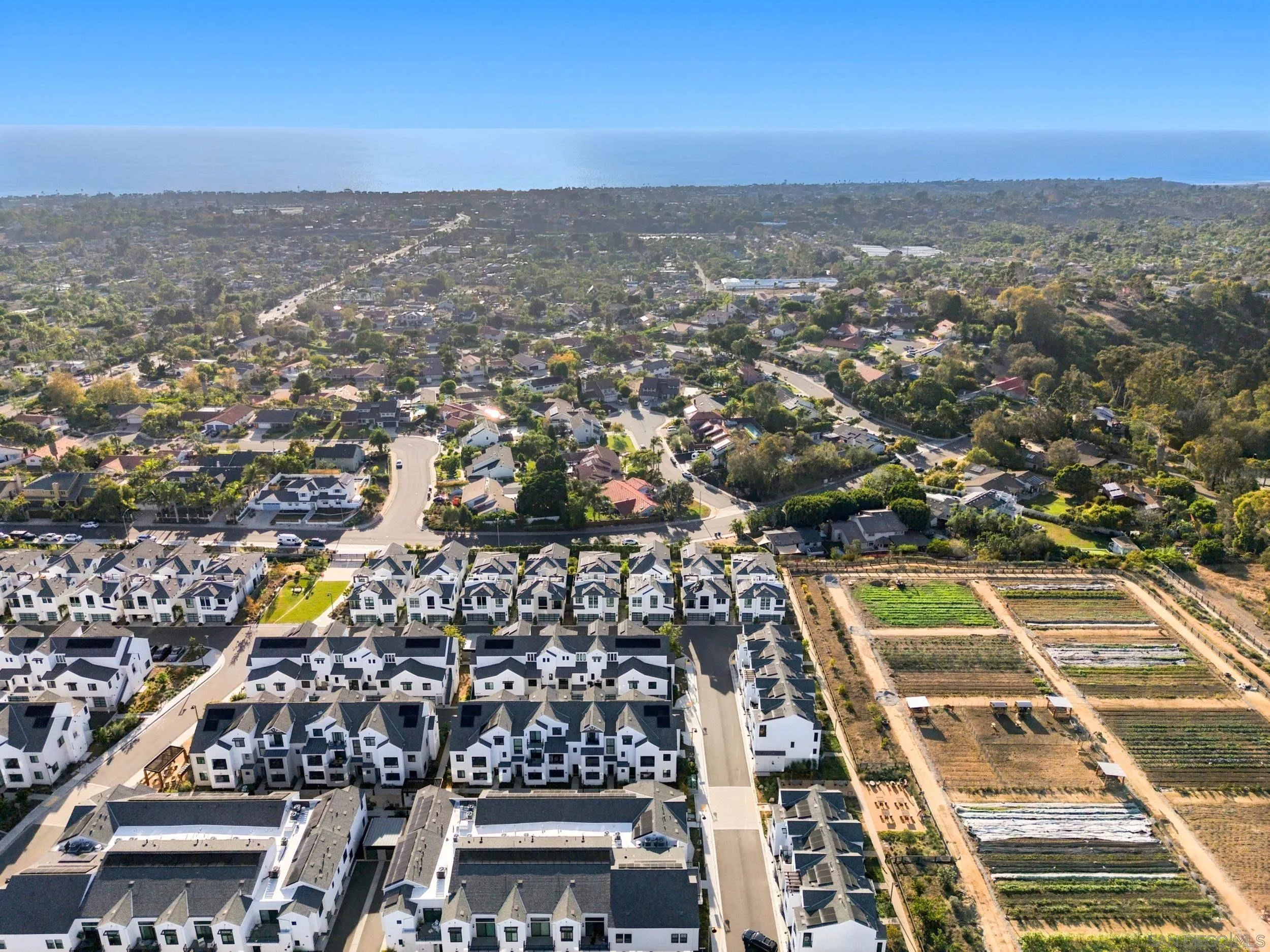 https://cdn.realtyfeed.com/cdn/127/260022950/25d3e2d47cfc1bc5d19d0b206b6228af.webp