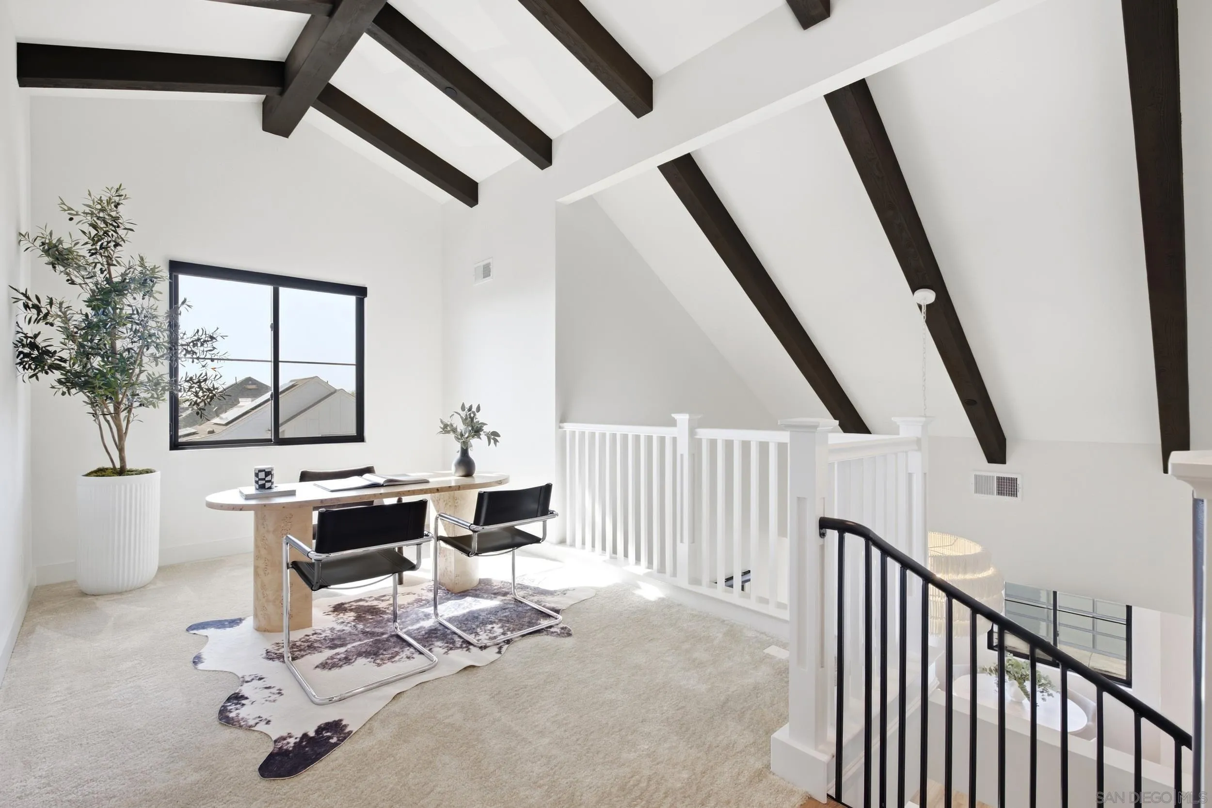 https://cdn.realtyfeed.com/cdn/127/260022950/2c37dbeb96d5d830df3f334cccffd542.webp