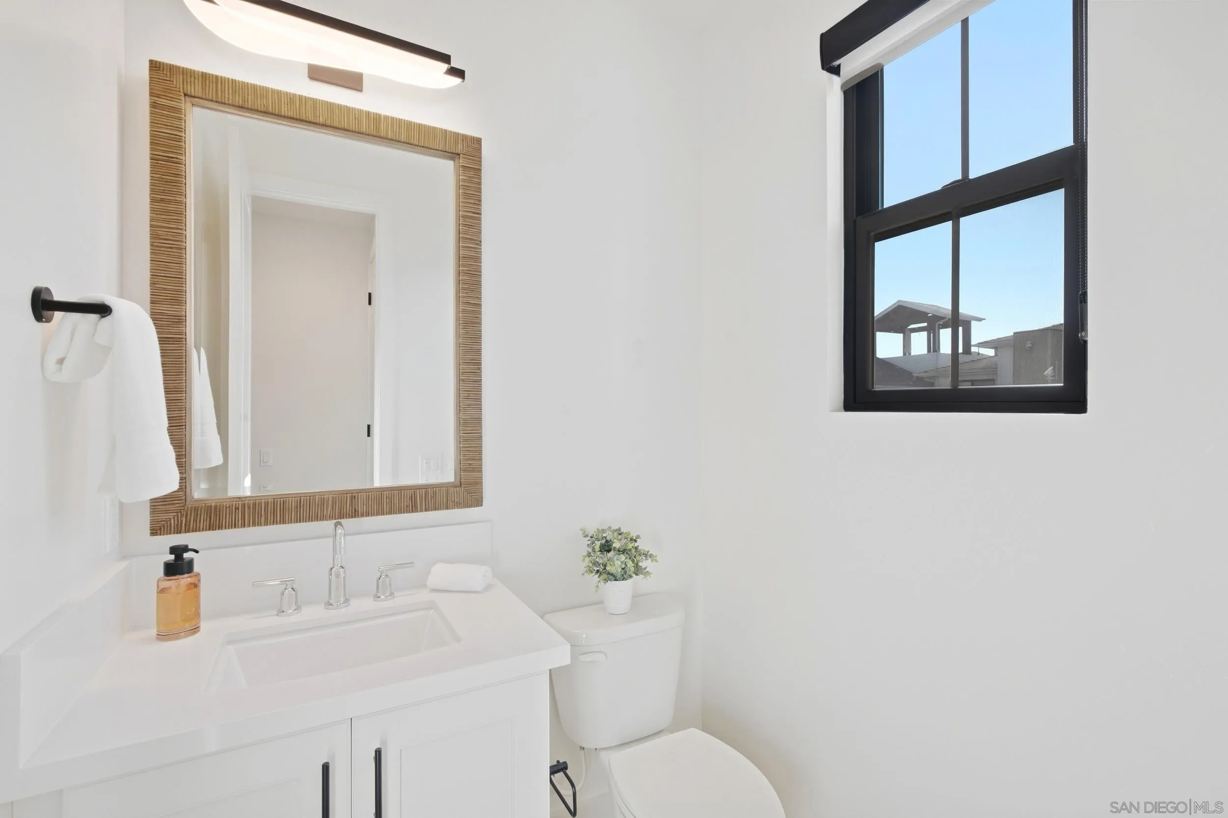 https://cdn.realtyfeed.com/cdn/127/260022950/3c2c17a0a03c2fe9d58ac8975a6fedd4.webp