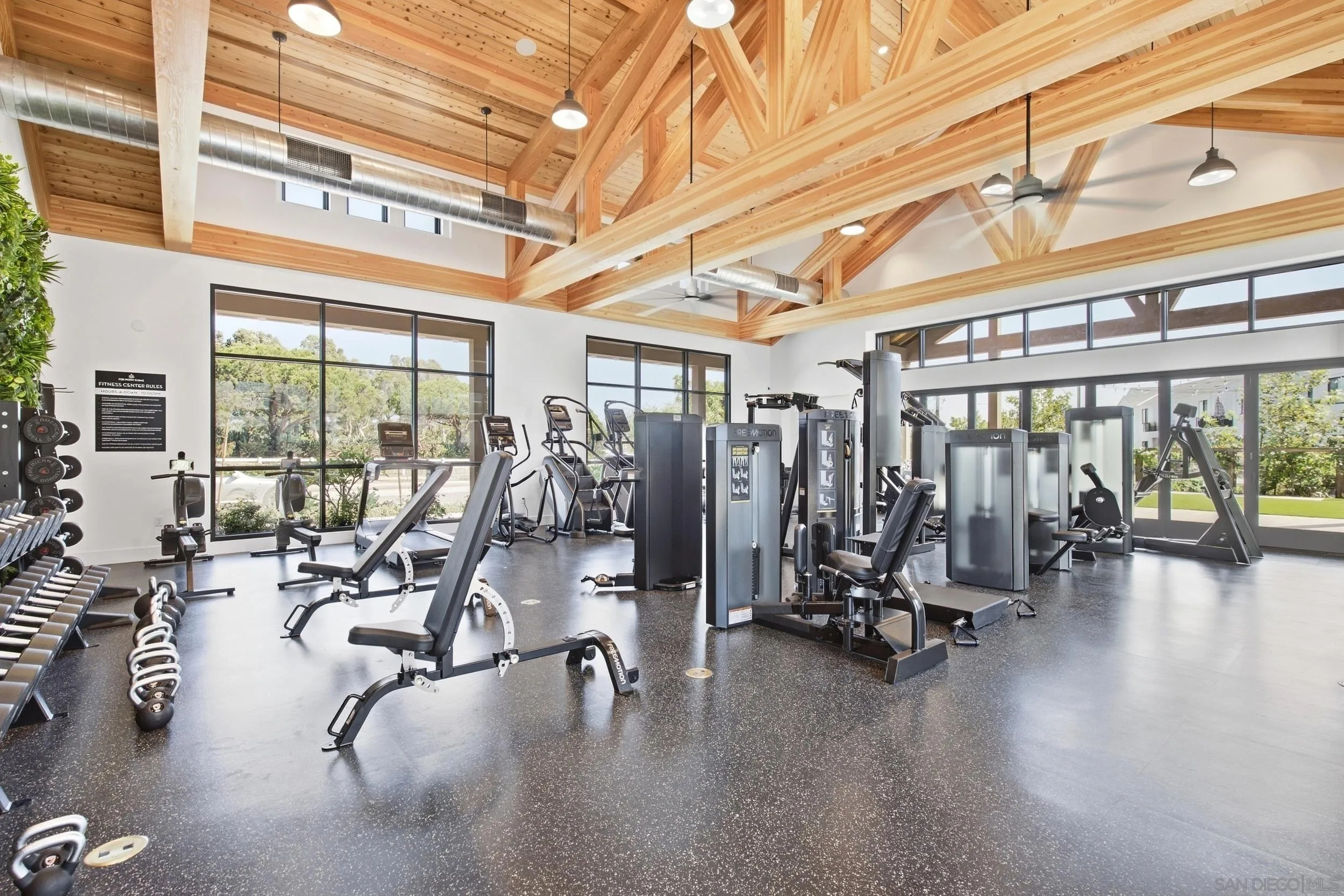 https://cdn.realtyfeed.com/cdn/127/260022950/561d73834812f5e10f235d4146c84c1f.webp