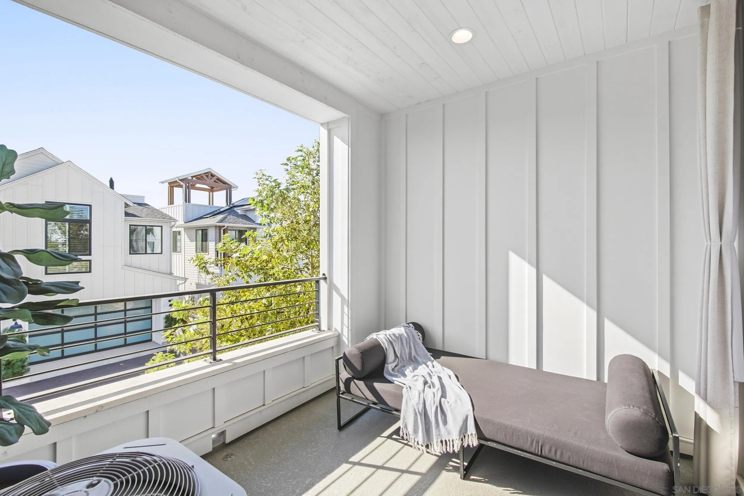 https://cdn.realtyfeed.com/cdn/127/260022950/ce418cdd3665401fab9c2b87ac7fc705.webp