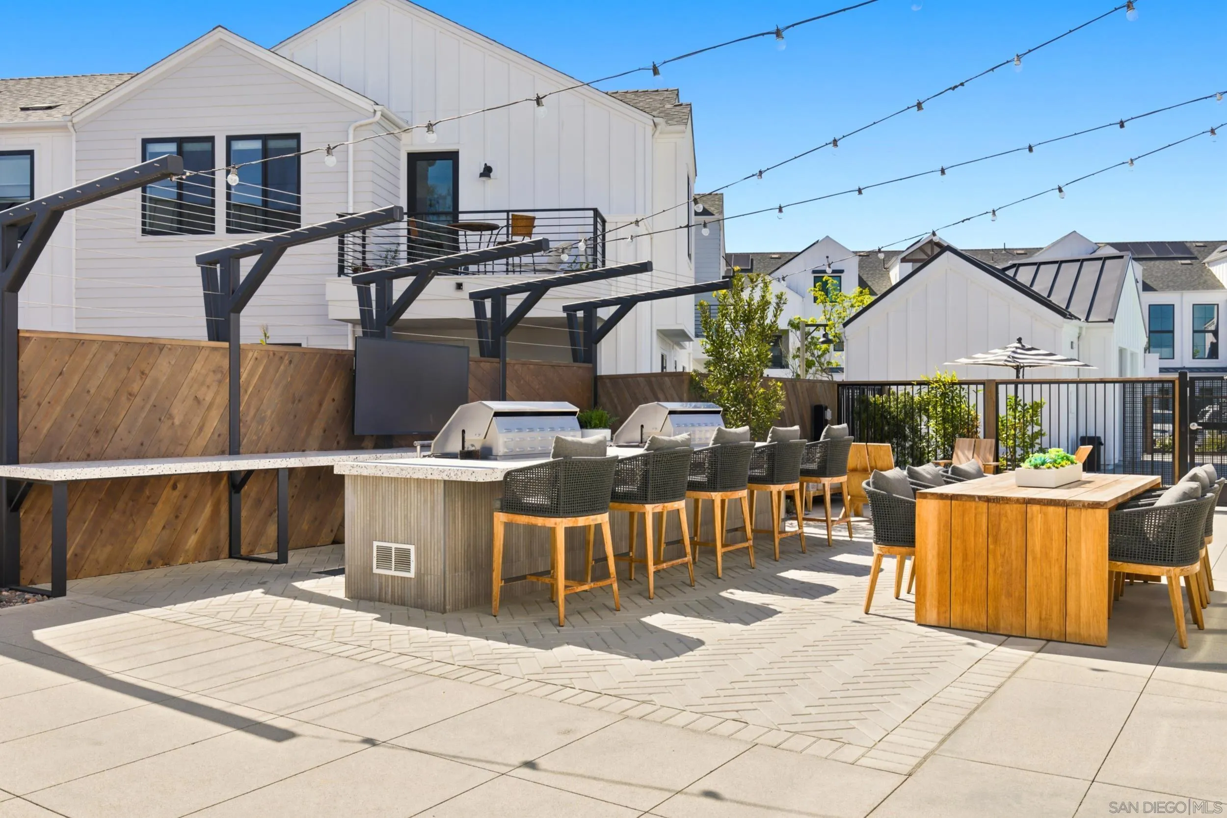 https://cdn.realtyfeed.com/cdn/127/260022950/e2c3f48e9d83187ca4713c330822f3c0.webp