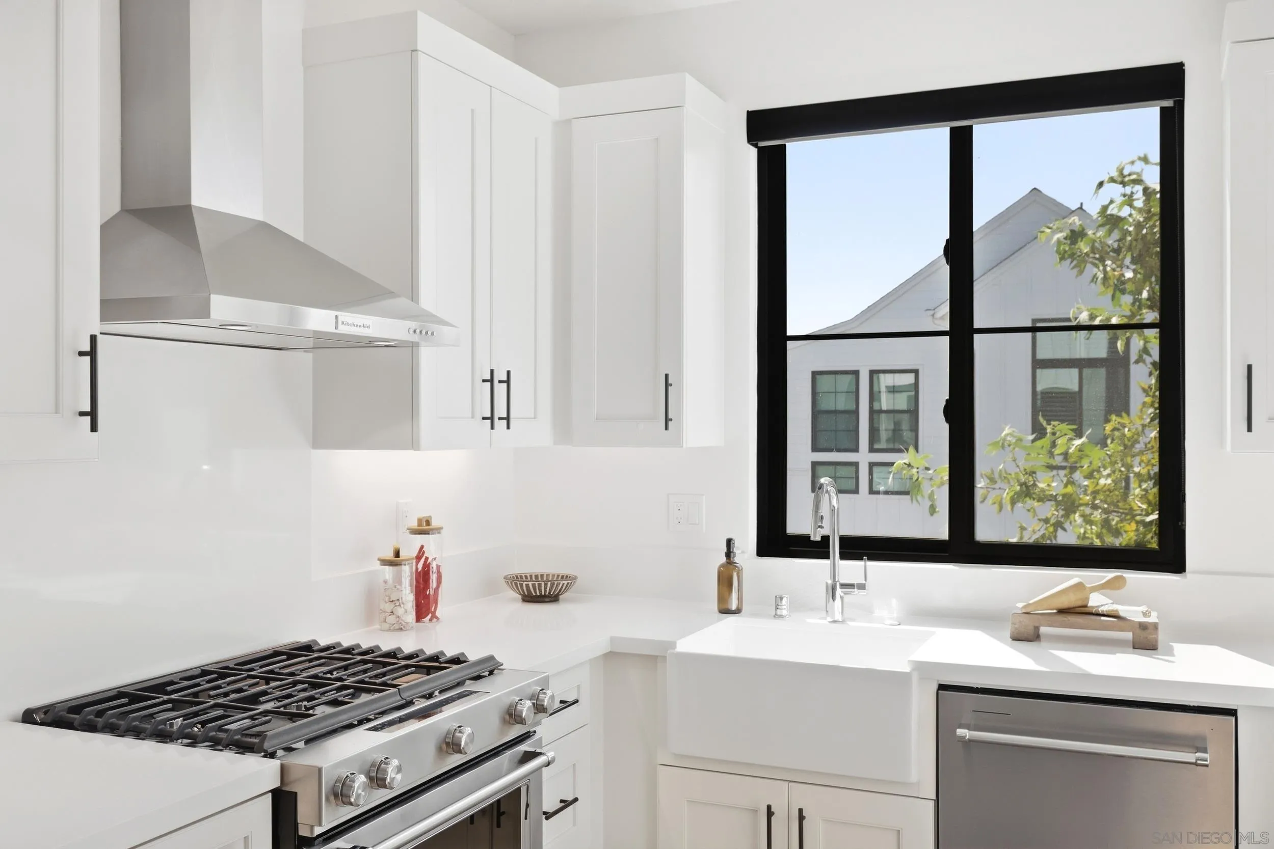 https://cdn.realtyfeed.com/cdn/127/260022950/f36e2f592720c5e6567de9f2b96a38db.webp