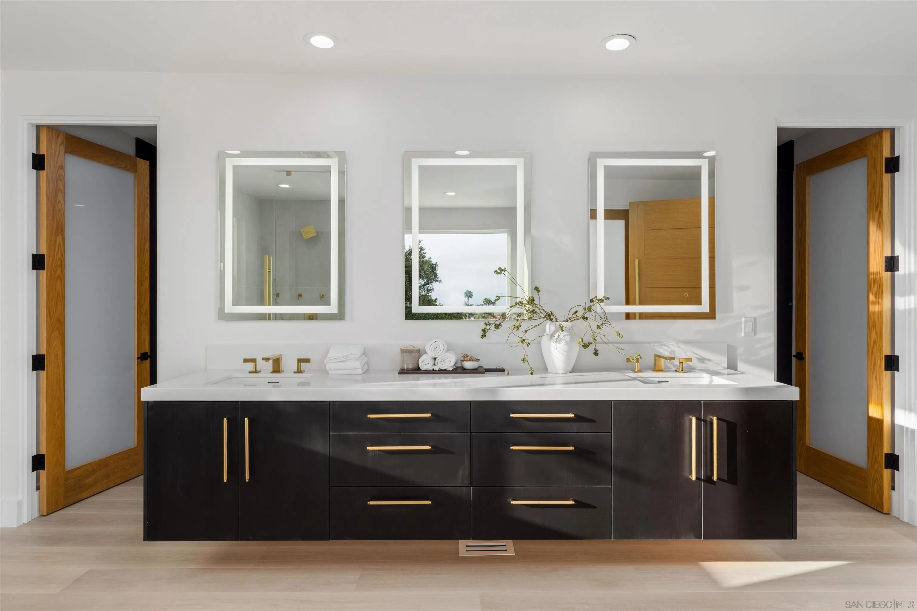 https://cdn.realtyfeed.com/cdn/127/260022951/9404c49eb86748cb5d1841afc15539db.webp