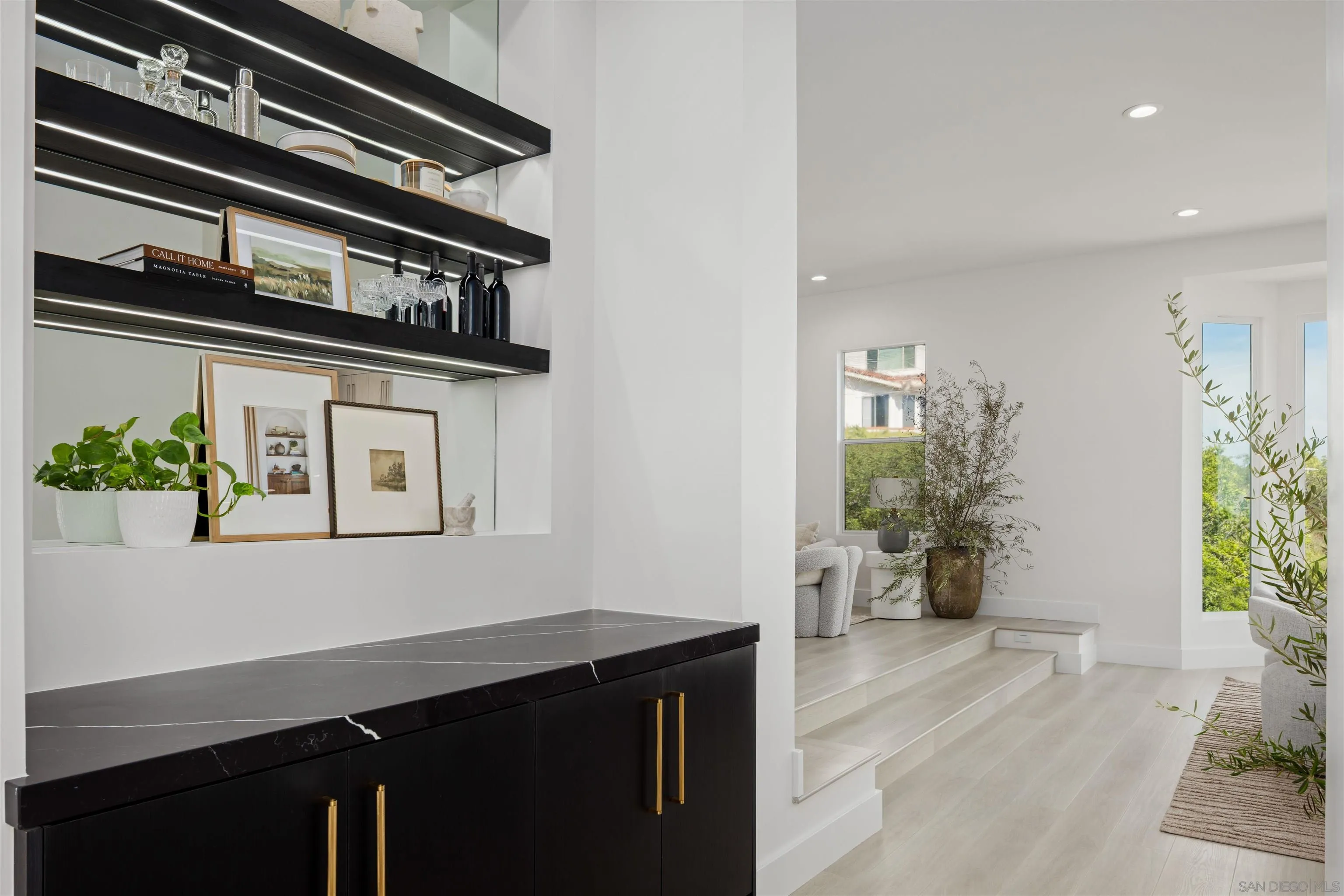 https://cdn.realtyfeed.com/cdn/127/260022951/9b8fb5d06f361fa5f8c5763342db38a2.webp
