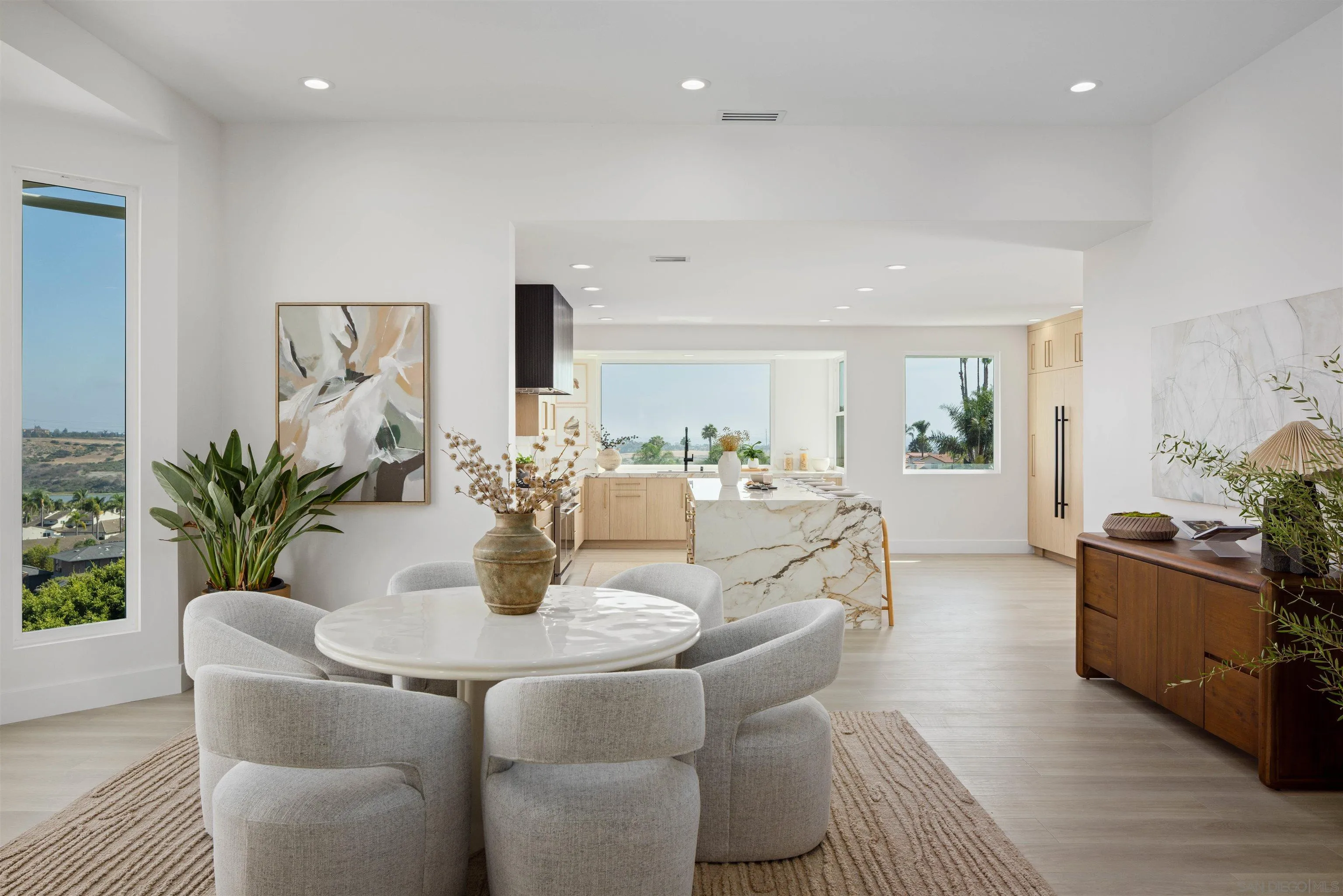 https://cdn.realtyfeed.com/cdn/127/260022951/cc2bd04b5e995f3877d4a560f0918c4b.webp