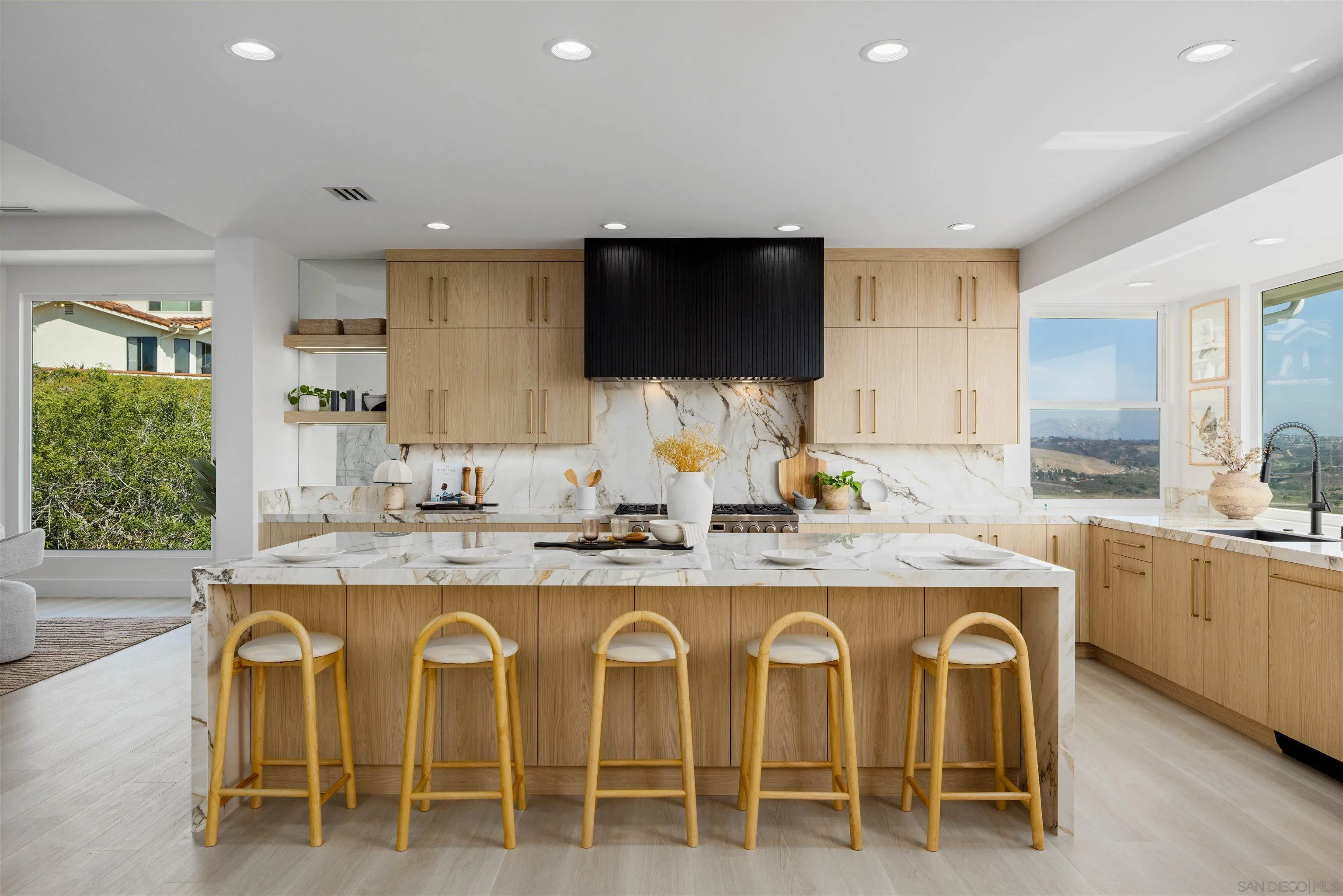 https://cdn.realtyfeed.com/cdn/127/260022951/fbff8fd6d11bb058997ab217f9967651.webp