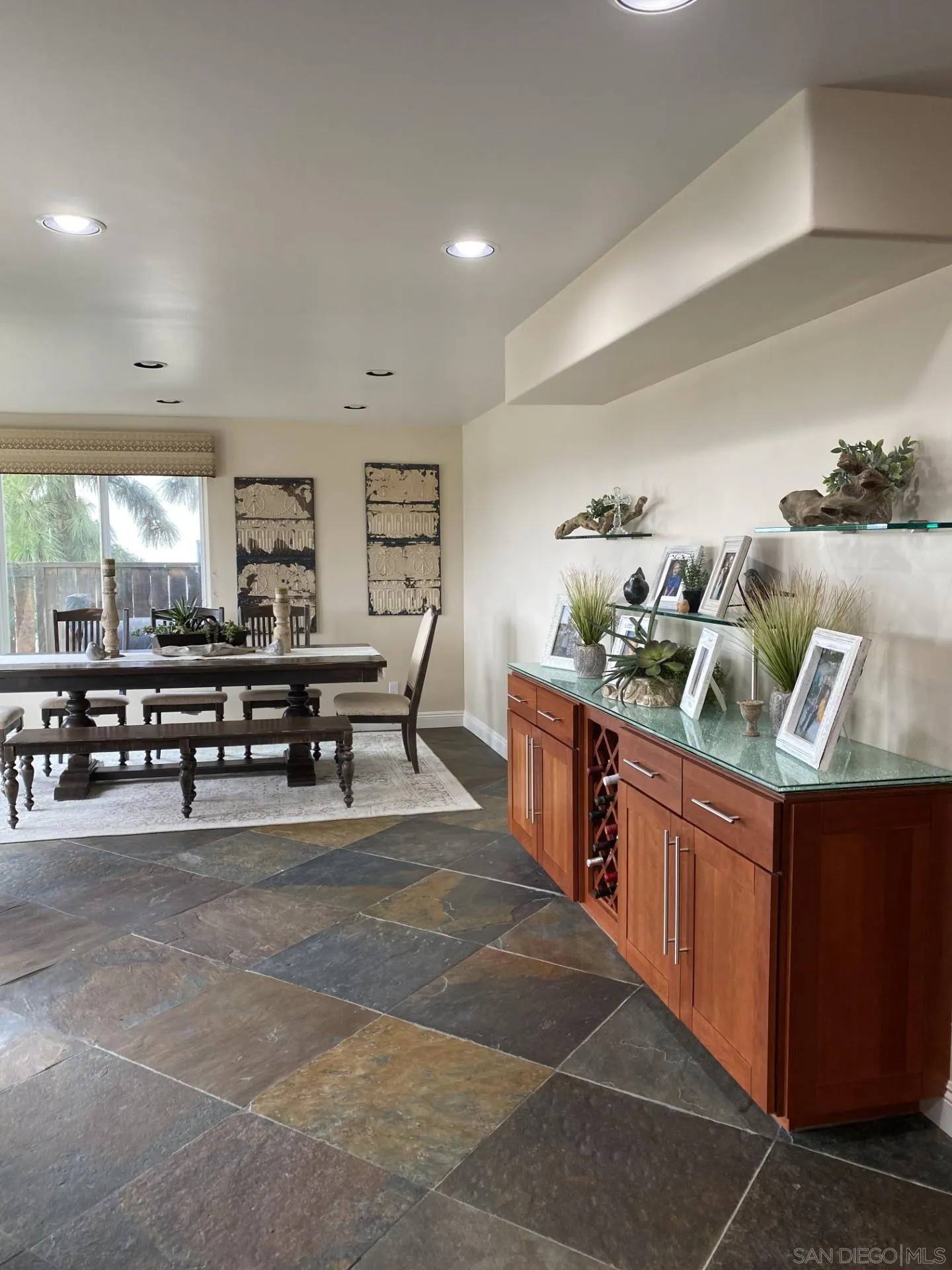 https://cdn.realtyfeed.com/cdn/127/260022952/7cdc8dd1528b6269886a5eb1e1bb6dab.webp